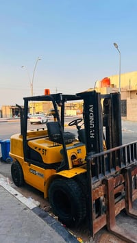 رافعة شوكية • هونداي ٥ طن • موديل ٢٠١٢