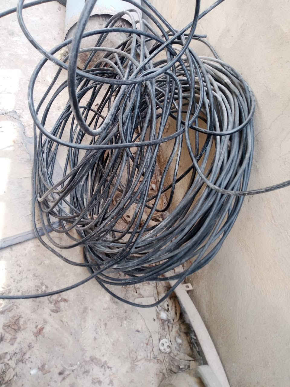 للبيع ظفيرة 25 متر، 4 خطوط
للاستفسار 
***********
***********
