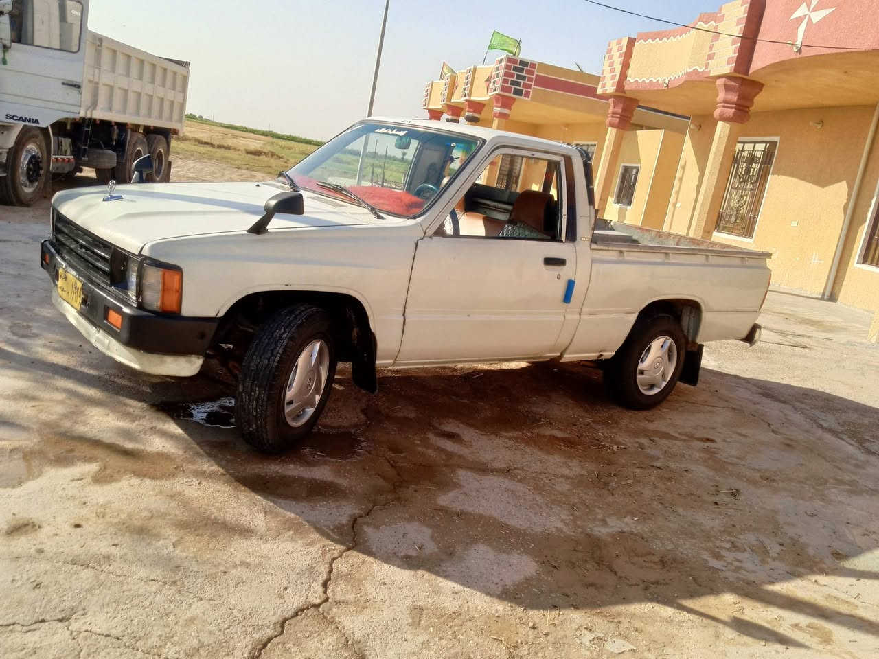 السلام عليكم سياره للبيع موديل 85
***********
