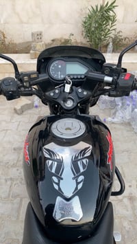 بولسر نيون • ١٥٠ • ٢٠٢١