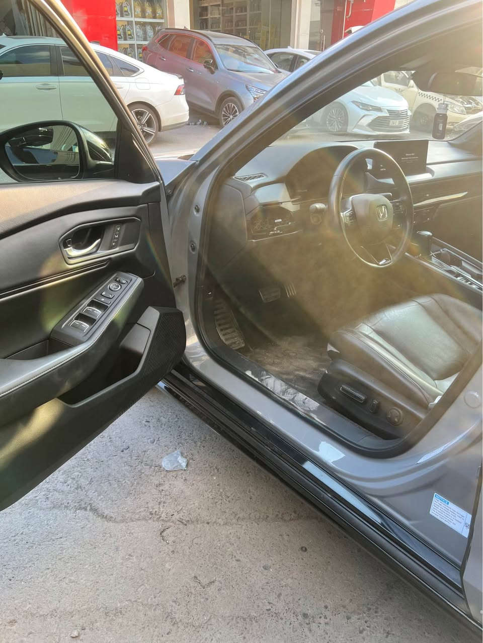 Honda accord hybrid exl  2024

       حجم المحرك : 2000  هايبرد

ضرر السياره : شبر بولند مع شبر جملوغ و دوكمه صبخ
        
حالة اليرباك : ستيرن وبرده
المسافه المقطوعه : 80الف ميل

#مواصفات
• مكينه 2000
• شاشة كبيرة
.كوشن هيتر وخزن.
•فتحه
• كاميرا خلفية 3 انظمة
• كرسي كهرباء  
• رادار امامي
• مانع تصادم
• محدد مسار 
• تصحيح مسار
• شفتات بالستيرن
• مثبت سرعة
• مانع انزلاق
• دخول ذكي 
• إنارة ترحيبية
• هاندبريك كهرباء
•لايت عدسات زينون
• نظام اوتو لايت Auto
• لايت العالي زنون 
• حساسات مطر 
• حساسات دخول الإنفاق
• حساسات ضغط هواء الإطارات
• أوامر صوتية
• 3 أنظمة قيادة (eco, ev, sport)
• بلوتوث
• مدخل USB + AUX 

السعر : 170 وبيه مجال قليل

تفاصيل اكثر هذا رقمي ☎️
*********** 
مكاني دهوك دهوك, العراق

نص مكتوب في الصور:
- بۆ سه خیركرنا هه مي جوريْن تړه مبيلا
- Hshyar ***********
- Nibar ***********
- بۆ شيترينا ب متمه بوبا
- هه مي هشيار ديسكي