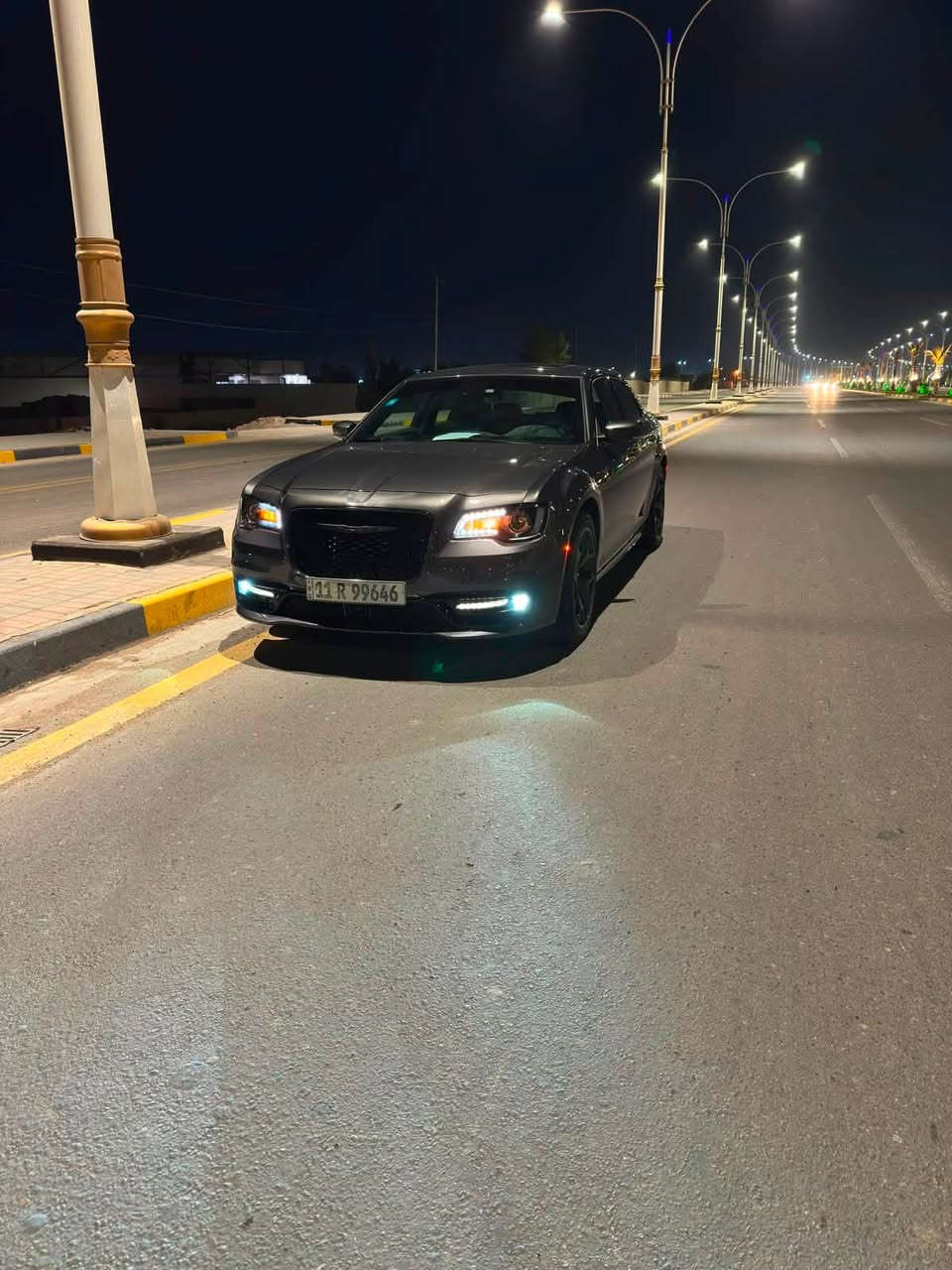 السلام عليكم
كرايسلر s300 اوباما موديل 2023 فول مواصفات 1/1 
هيمي 8 سلندر 5700 ستوك لابرمجه ولاتزويد السياره عليه حماية ppf بلكامل وضمان 8 سنوات 
المواصفات
بانوراما
رادار امامي
تحكم ستيرن+ شفتات
كشنات جلد ممري خزن +تبريد تدفئه
حساسات امامي خلفي
تحديد مسار+ مثبت سرعه
لايت LED عدسه 
وبعد بيه مواصفات هواي 
السياره جديده معنى الكلمة ماشيه 24 الف كيلو وليس ميل تخم تاير جديد حدادية جديده باتري جديد مكينه وكير وتبريد شرط حادث جاملغ فقط فقط لاشواصي ولالغود والجاملغ تفصيخ نفس الون ونفس الرقم طبق الأصل رقم بغداد بسمي مداور ثاني يوم مكان السياره سماوه رقم تلفون/***********
