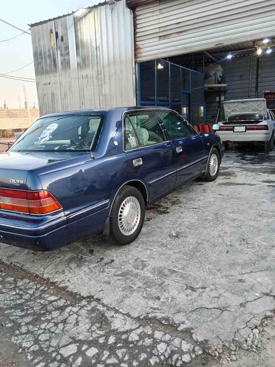 سلام عليكم راس ثور مديل 2000 
كفاله كص ونقل رقم انكليزي ابسمي 
محرك حلوو  الكير بي ضعف بلبك
مصبوغه عام  انا مكلف بنشر هذا رقم راعيه 
***********
اسعر 77 وبيه مجال البصرة, العراق
