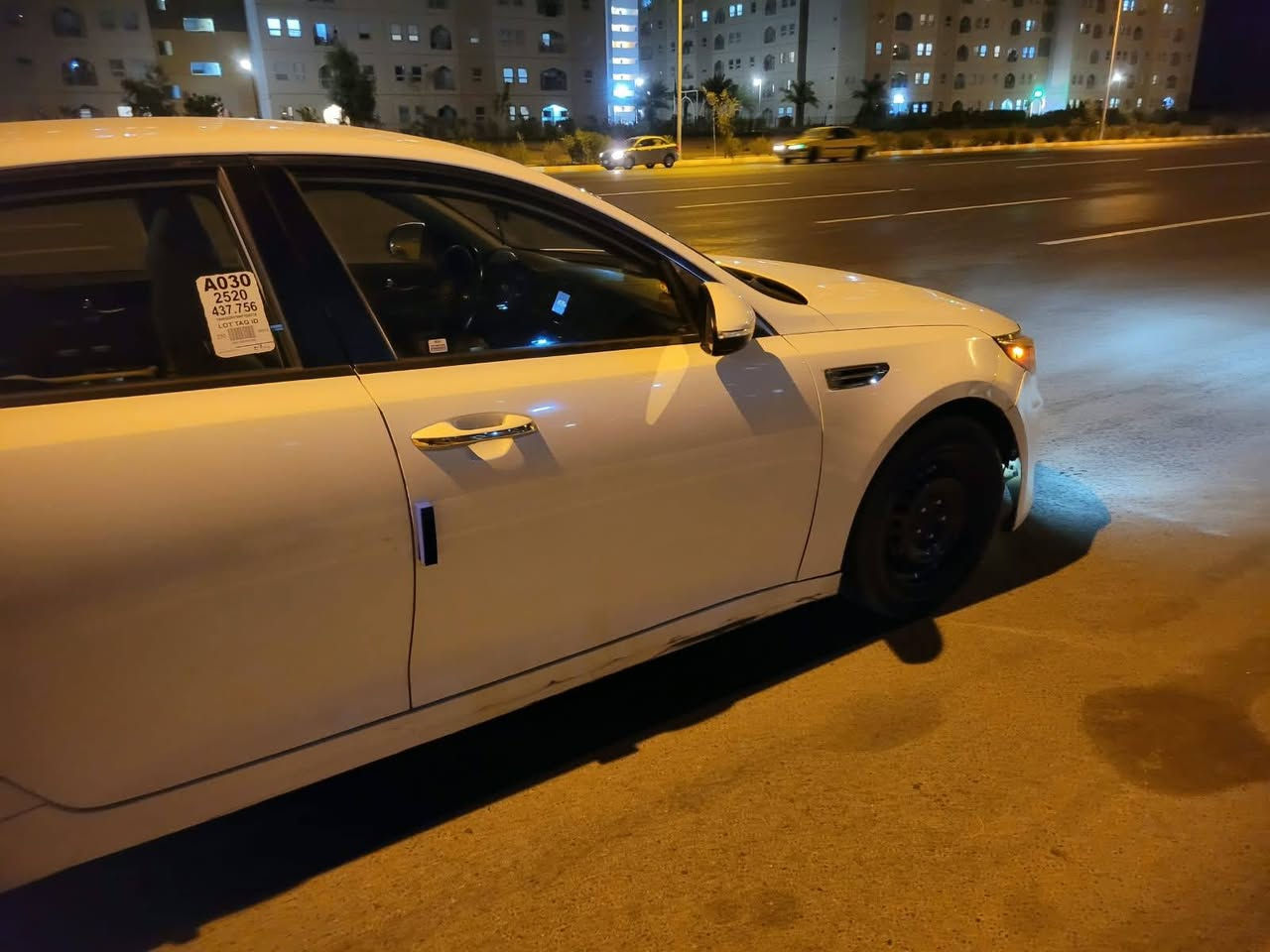 سلام عليكم كيا اوبتيما 16 امريكي 2400GDI موصفات عاديه شاشه صغيره تاج كامره دواره رقم واسط جديد باسمي سياره حادثها قبق جنطه مبدل بلادي وجملغ ايمن بارد مبين بل صور سعر 112 بيها مجال ***********
