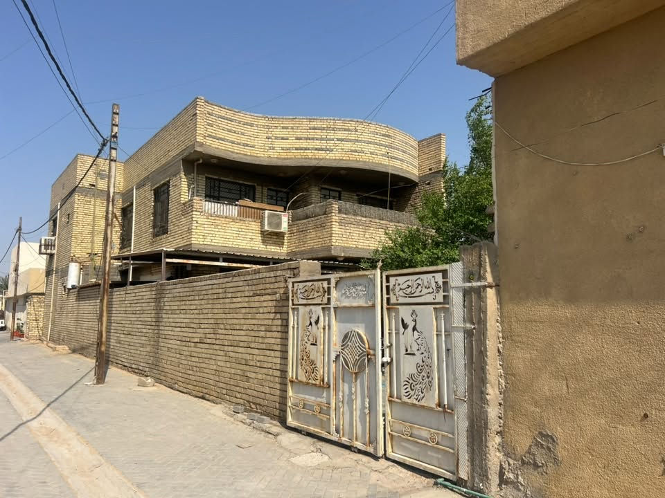 بسبعة قصور شارع المشروع • ٤٠٠م • ٦ غرف نوم