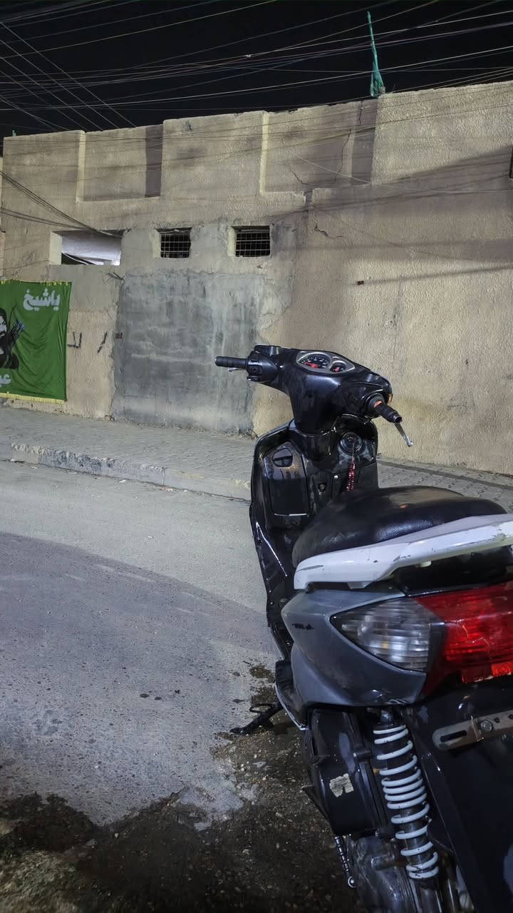 سلام عليكم دراجه لبيع أو مراوس حسب القناعه سكنس نثيه ١١٠ محرك يخبل بوشه رياضي بوشته ٥٨ونص شلعه معدل شك الكاع بس يرالده شويه ترتيبابات رايده ٣٥٠ وبيه مجال مكاني بغداد جسر ديالى القديم رقم ***********
