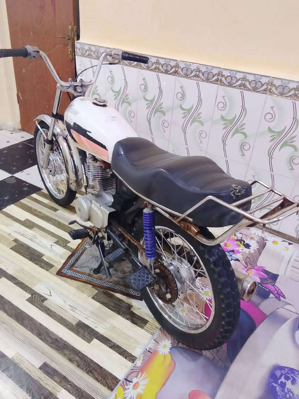 السلام عليكم دراجه ادوات مكفوله سعر 350 عنوان البصره قبله ***********
