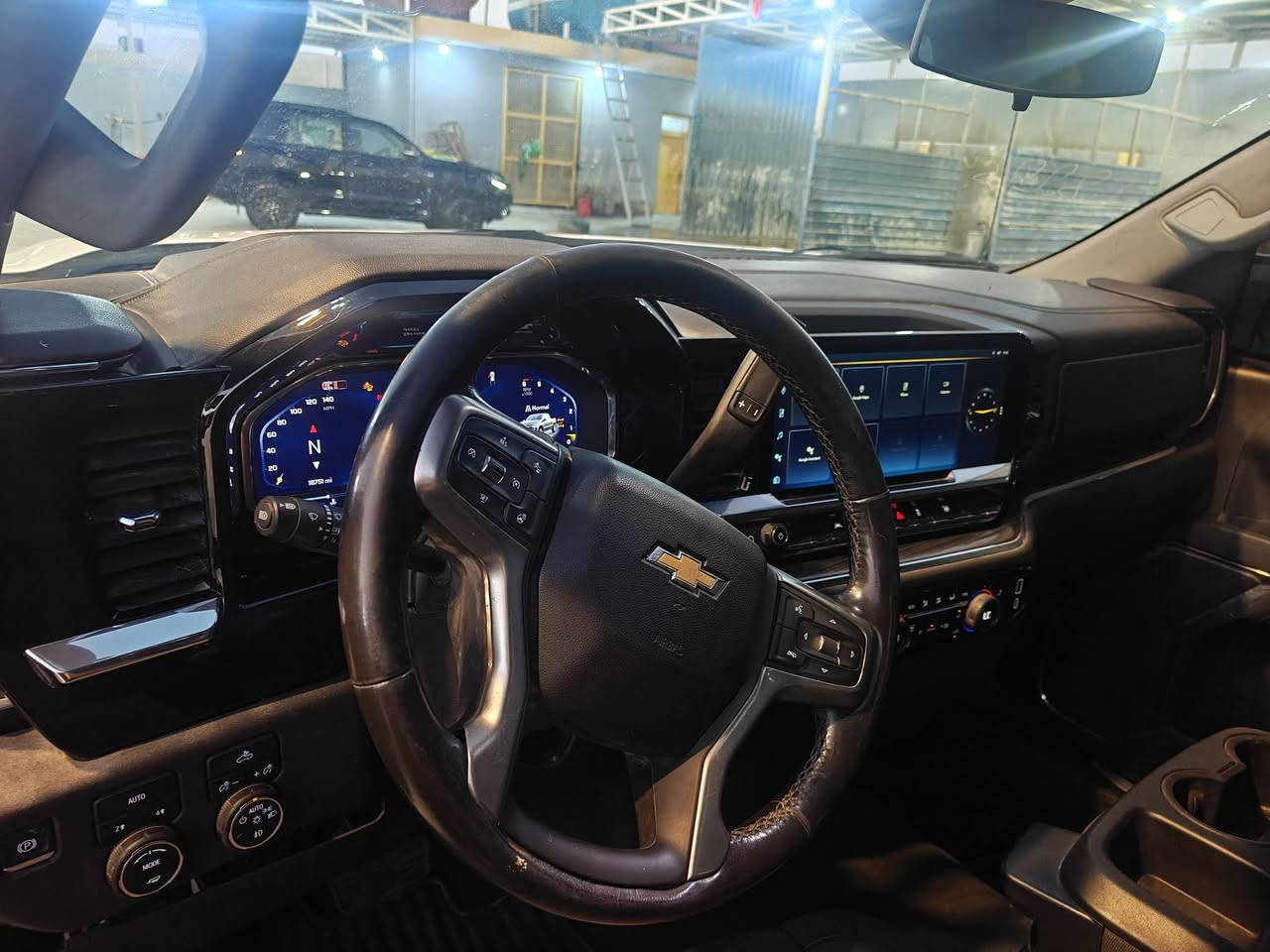 السلام عليكم ورحمة الله وبركاته
للبيع – شوفرليت سلفرادو RST موديل 2024 🚘 باب طويل بدي قصير دشبول تاهو

🩶 اللون: ابيض
📅 الموديل: 2024
📍 دخول جديد
📄 كتاب شهداء واسط
🛣️ الممشى: 18,000 ميل فقط
✨ السيارة بحالة ممتازة، نظيفة جدًا، وجاهزة للتسجيل والاستخدام، ولا تحتاج أي مصروف محرك 8 سلندر 5300.

💵 السعر: 235 
📍 مكان السيارة: الكوت

📞 للاستفسار والتواصل:
***********
