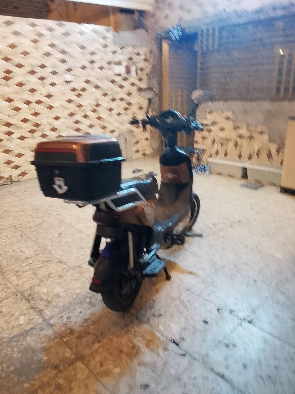 دراجة للبيع في البصره دور الشرطه دراجة نضيفه ما ناقصها اي شي بس بدون باتريات السعر مناسب 190 وبيها مجال للطيبين رقم الهاتف ***********
