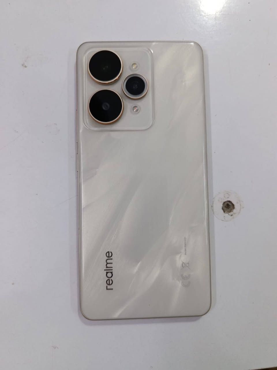 منشور للبيع: Realme 15 Pro 5G (أخو الجديد)
• الموديل: realme 15 Pro 5G 📱
• اللون: فضي متدفق (Flowing Silver) المتميز بنقشته الفريدة والراقية ✨
• الحالة: الجهاز نظيف جداً بحالة الوكالة (مثل ما موضح بالصورة)، استخدام حشيم وبدون أي عيوب أو شخوط، ومكفول من كل النواحي.
• أبرز المواصفات:
 • بطارية عملاقة بسعة 7000mAh تدوم معك لأيام مع شحن سريع 80W 🔋
 • معالج قوي جداً للألعاب والاستخدام الثقيل Snapdragon 7 Gen 4 ⚡
 • كاميرا احترافية بدقة 50MP لصور فائقة الوضوح 📸
 • شاشة AMOLED انسيابية وسريعة جداً بتردد 144Hz 🖥️
💰 السعر: 525 الف دينار عراقي وبي مجال بسيط 
📍 المكان/المعاينة: حي الانتصار /الموصل
📥 للتواصل والاستفسار: يرجى المراسلة على الخاص أو الاتصال على الرقم: [***********] واتساب

نص مكتوب في الصور:
- RMX5101_16.0.5.1210 (EX01) Flux Engine 6.7 بوصة RMX5101 الإصدار المعلومات القانونية الحالة دليل المستخدم برامج تحسين التجربة البنود التنظيمية معزز الأداء الشاشة الطراز إصدار البرنامج الكاميرات
- ٨:٤٣ حول الجهاز 15 Pro 5G realme ui 7.0 الإصدار مُحدث اسم الجهاز realme 15 Pro 5G مساحة التخزين ٦٠,٥ غ.ب / ٥١٢ غ.ب المعالج Snapdragon®7 Gen 4 Mobile Platform البطارية ٧٠٠٠ مللي أمبير في الساعة (نموذجية) RAM ١٢,٠ غ.ب + ١٤,٠ غ.ب الكاميرات أمامية 50MP خلفية 50MP+50MP
- 8:44 → تحديث البرامج 7 realme UI realme 15 Pro 5G جار التحقق من وجود تحديثات إصدار البرنامج RMX5101_16.0.5.1210