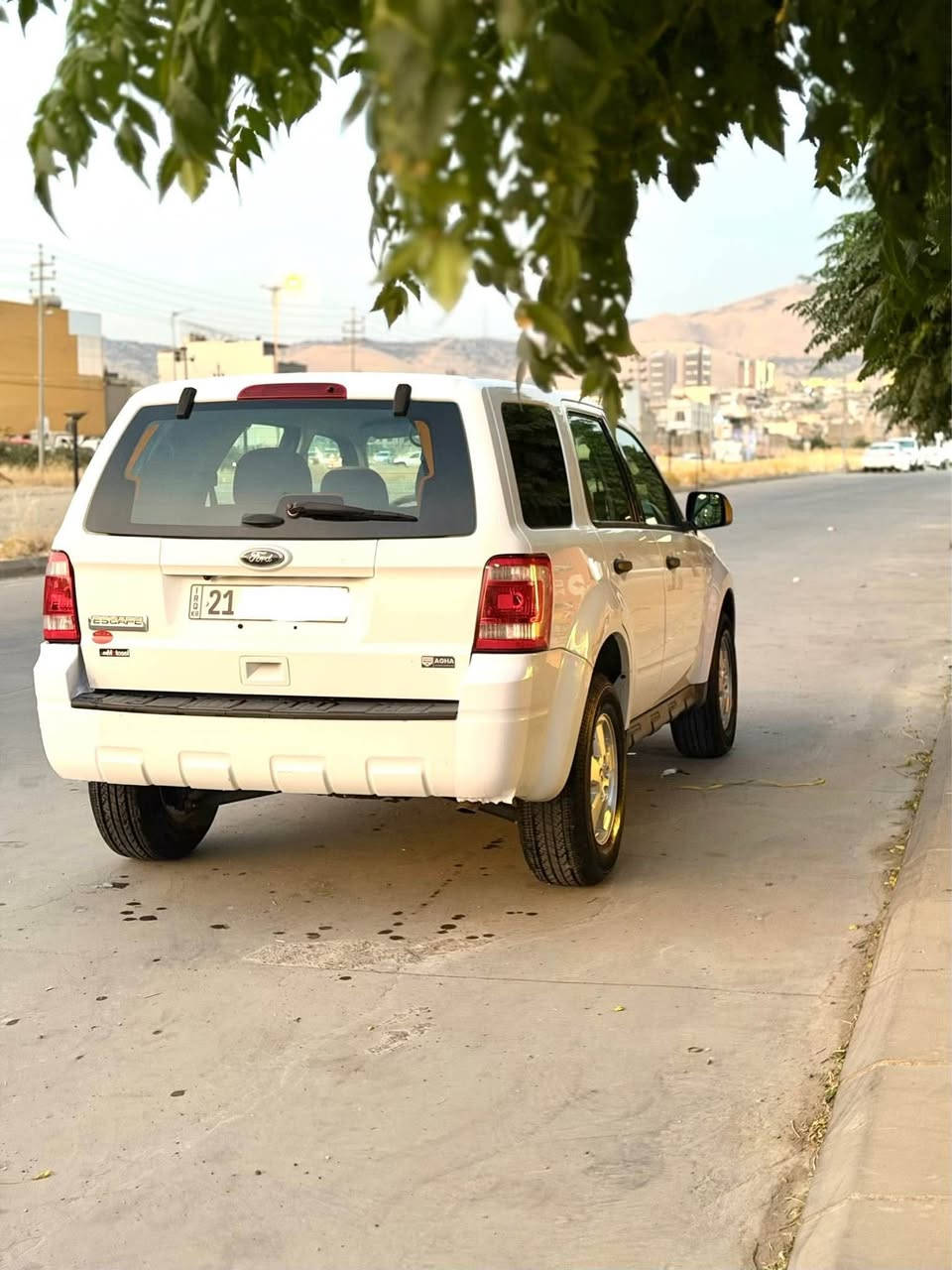فۆەد ئیسکەیپ ٢٠١٢ 
سپی بەفری بی بۆیاخ 
٤ بستۆن دەبل ئەکسل 
٩٨ هەزار رۆشتوە
گیرو مەکینەی بەشەرت نەکراوەتوە
سەنەی تازەیە بەناوی خۆمەوەیە 
‏***********  ـــ*********** السليمانية, العراق
