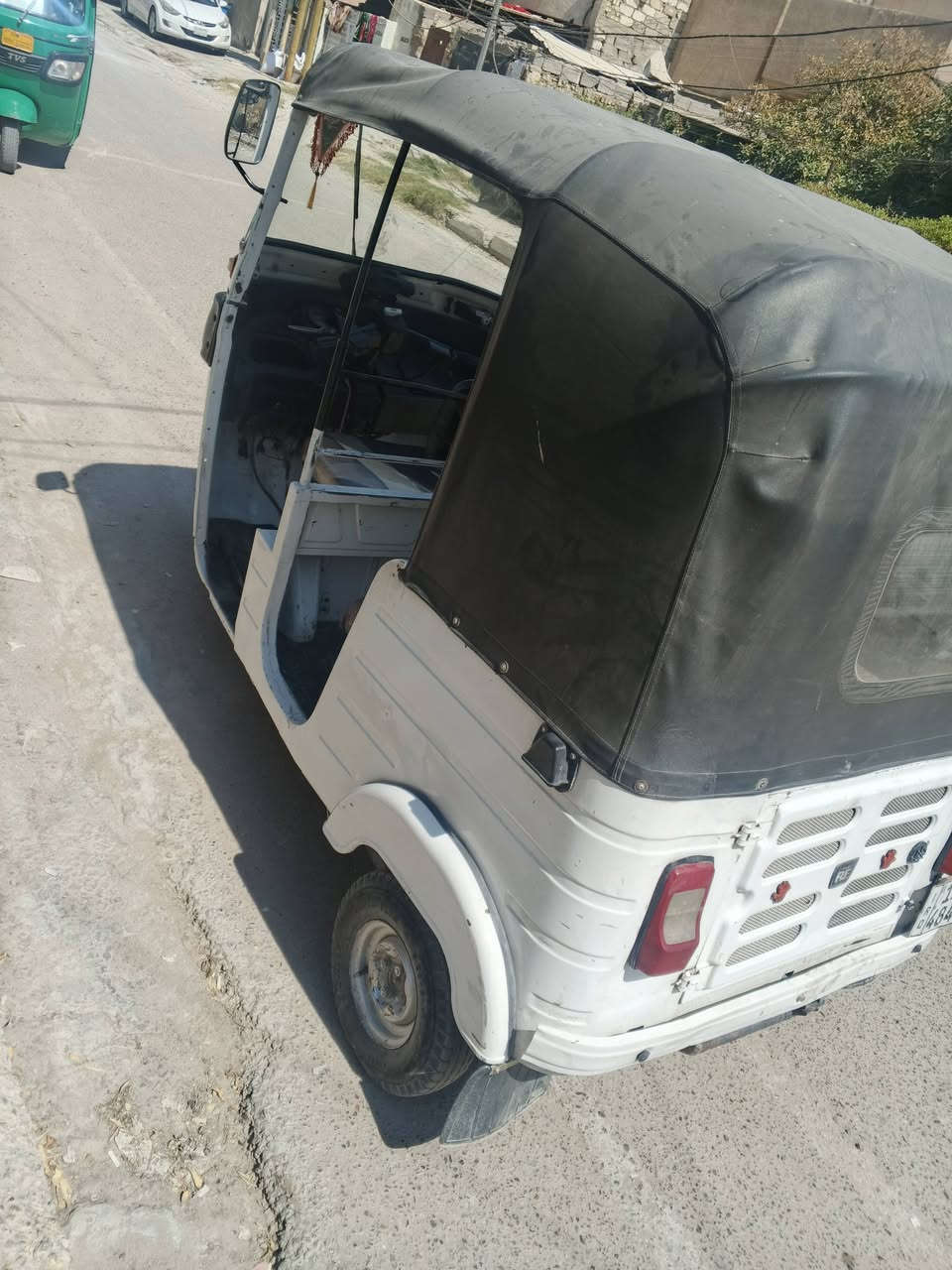 شباب باجاج للبيع موديل 20 بيها صبغ دوس وزوج الغود الصفاح والصندوق كفاله السعر 6 قفل لوحه وسنويه انكليزي تحويل نفس اليوم مكاني البياع الشرطه الخامسه ***********

