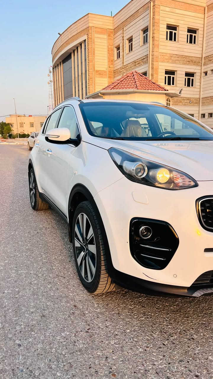 سلام عليكم
سبورتج ١٩ بغداد  
بالسماوة  مداور ثاني يوم 
كفالة عامة  
عداد الكيلو متر ٦٥
السيارة نظيفة اخت الزيرو   كفالة عامه بصمة تشغيل ويل ١٩
 للاستفسار  عن السعر وباقي  التفاصيل  ***********
