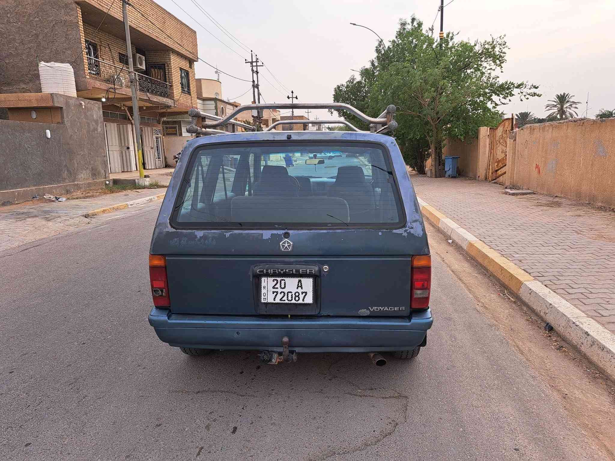 دوج كرنفال • ٧ راكب • ١٩٩٠