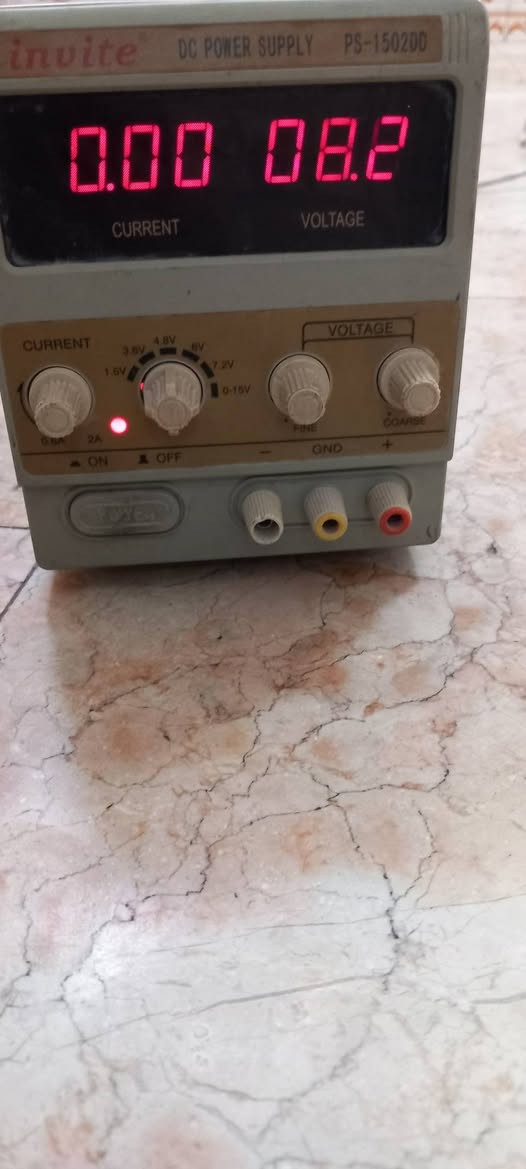 بورس بلاين++ غسالة قطع الكترونية
⚡ المواصفات
الموديل: PS-1502DD
النوع: مزود طاقة DC مختبري قابل للتعديل
الفولتية: من 0 إلى 15V DC
التيار: من 0 إلى 2A تقريباً
القدرة القصوى النظرية: حوالي 30W
الشاشة: تعرض الفولت والأمبير رقمياً.
ضبط الفولت:
COARSE ضبط خشن
FINE ضبط دقيق
اختيارات الفولت الثابتة: 1.5V، 3.6V، 4.8V، 6V، 7.2V، بالإضافة إلى مدى 0–15V.
المخارج: موجب +، سالب −، وGND.
مؤشر ON/OFF للتشغيل.

ملاحظة:  الجهازين مستعملات مال محل 

السعر: 25 الف
للتواصل ***********
