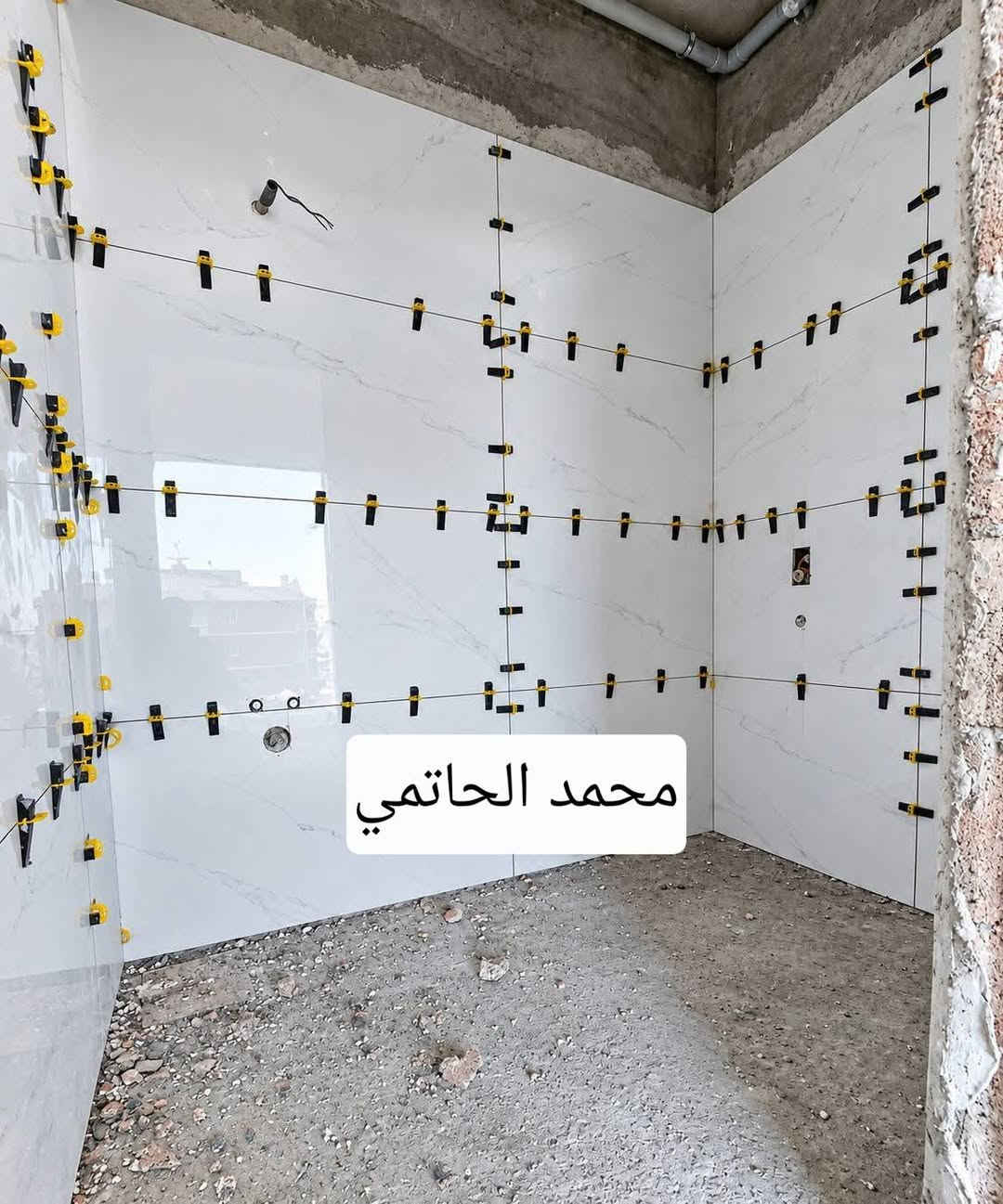 من رخصت الادمن خلفه سيراميك مكاني الرفاعي ***********

نص مكتوب في الصور:
- محمد الحاتمي