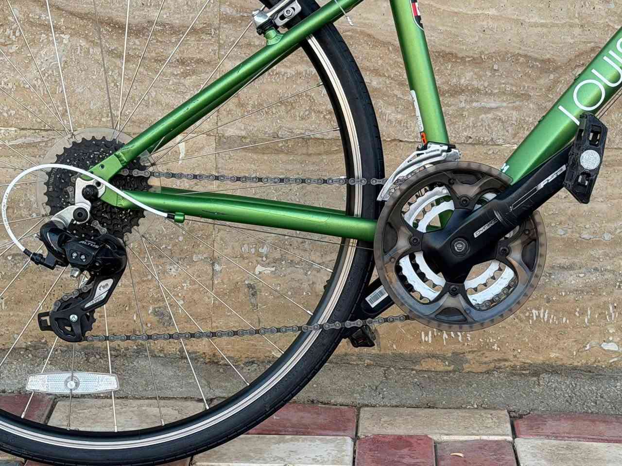 السلام عليكم ورحمة الله وبركاته 🌹
🚲 دراجة هوائية للبيع ماركه لويس 
🔹 ماركة كنديه 🔹 لون مميز  🔹 فريم ناصي 🔹 مناسبة لطول 160  165 إلى 170 سم 🔹 هيكل من الألمنيوم خفيف الوزن 🔹  🔹 مكاين 3×8 🔹 نظافة عالية جدًا 95% 🔹 الدراجة بحالة الوكالة، خالية من أي عيب 🔹 شرط الفحص والضمان والنظافة
📍 العنوان: كربلاء – طويريج
🚚 تتوفر خدمة توصيل إلى جميع محافظات العراق.
📞 للاستفسار: خاص أو على الرقم
***********
