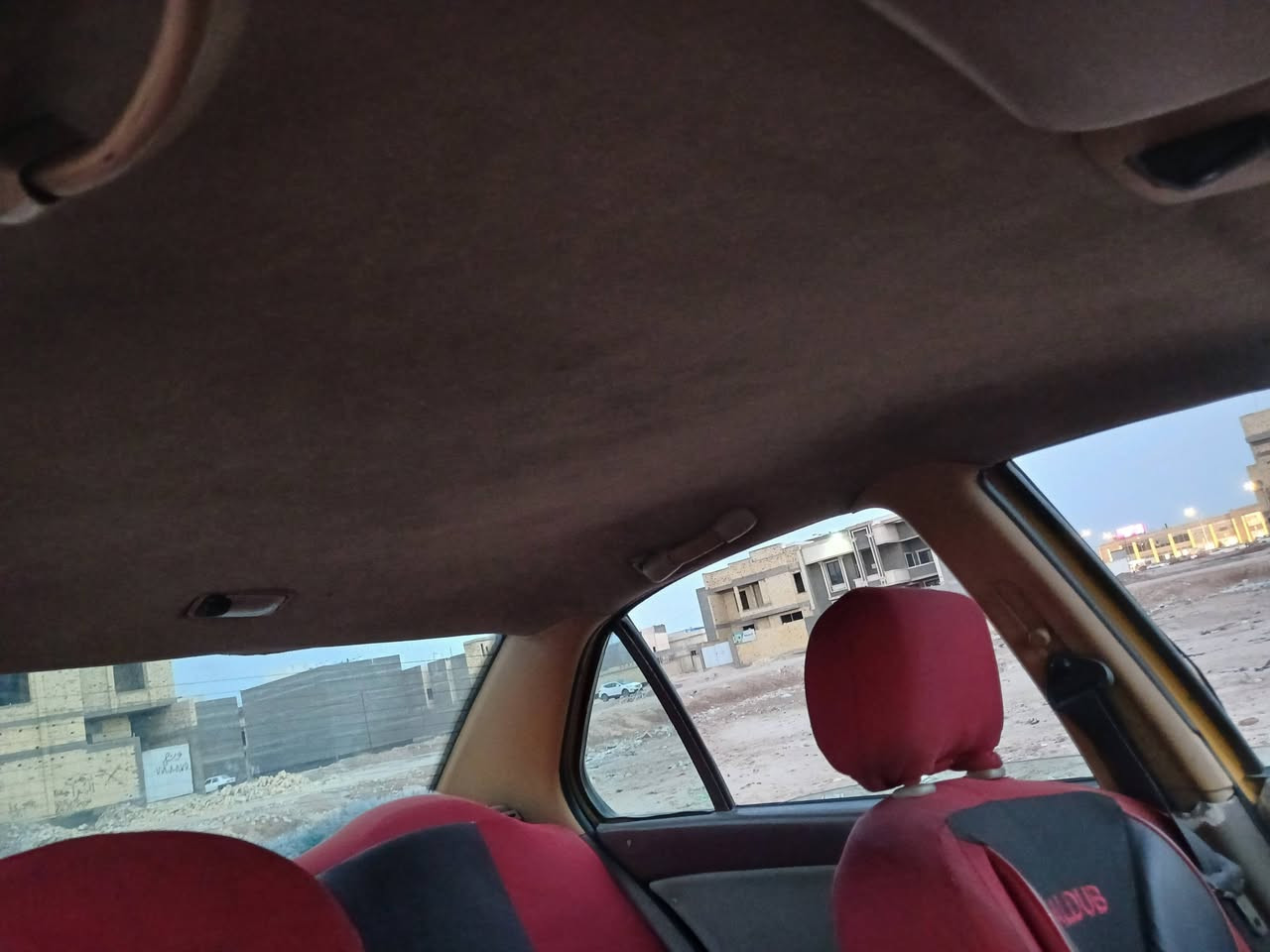 السلام عليكم سياره سمند للبيع السياره بدي مكفول كهربائيات كلا شغاله بس طك الذراع مال المكينه وريد ابيعها السياره بسمي السنويه ال ٣٠ وبيها مجال الي يريد بس رقم هم ابيع والي يريد تفصيخ هم ابيع العنوان التنومه شط العرب رقم التلفون *********** السعر ٢٣ وبي مجال

