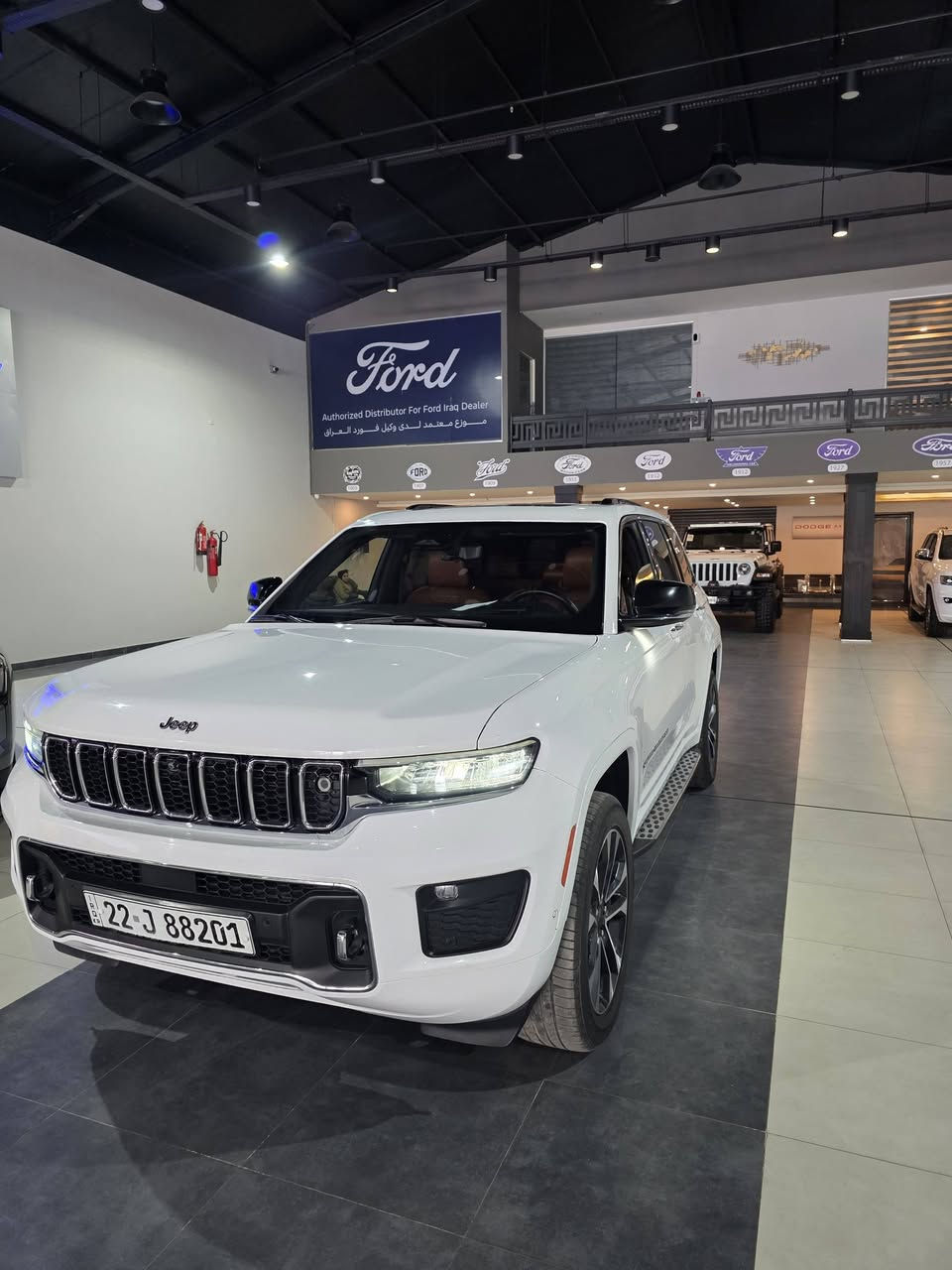 سلام عليكم✨️
Jeep OVER Land 2023
للبيع فقط ✅️ السياره هارلم HRLEM خليجي كفاله عامه عدا pdr شي كلش قليل بجاملغ الأمامي السياره جاهزه ومال جني 
داخل جملي فول مواصفات نظام جكات الصدر الأمامي والخلفي كله كفاله 100% شاشات حساسات مري شفط داخل كشنات مساج كله كهرباء تجاوي متحركه هواي مواصفات بيها 
للاستفسار الاتصال *********** واتس اب او خط مباشر 
غير متواجد على الفيس بوك عنوان السياره بغداد
