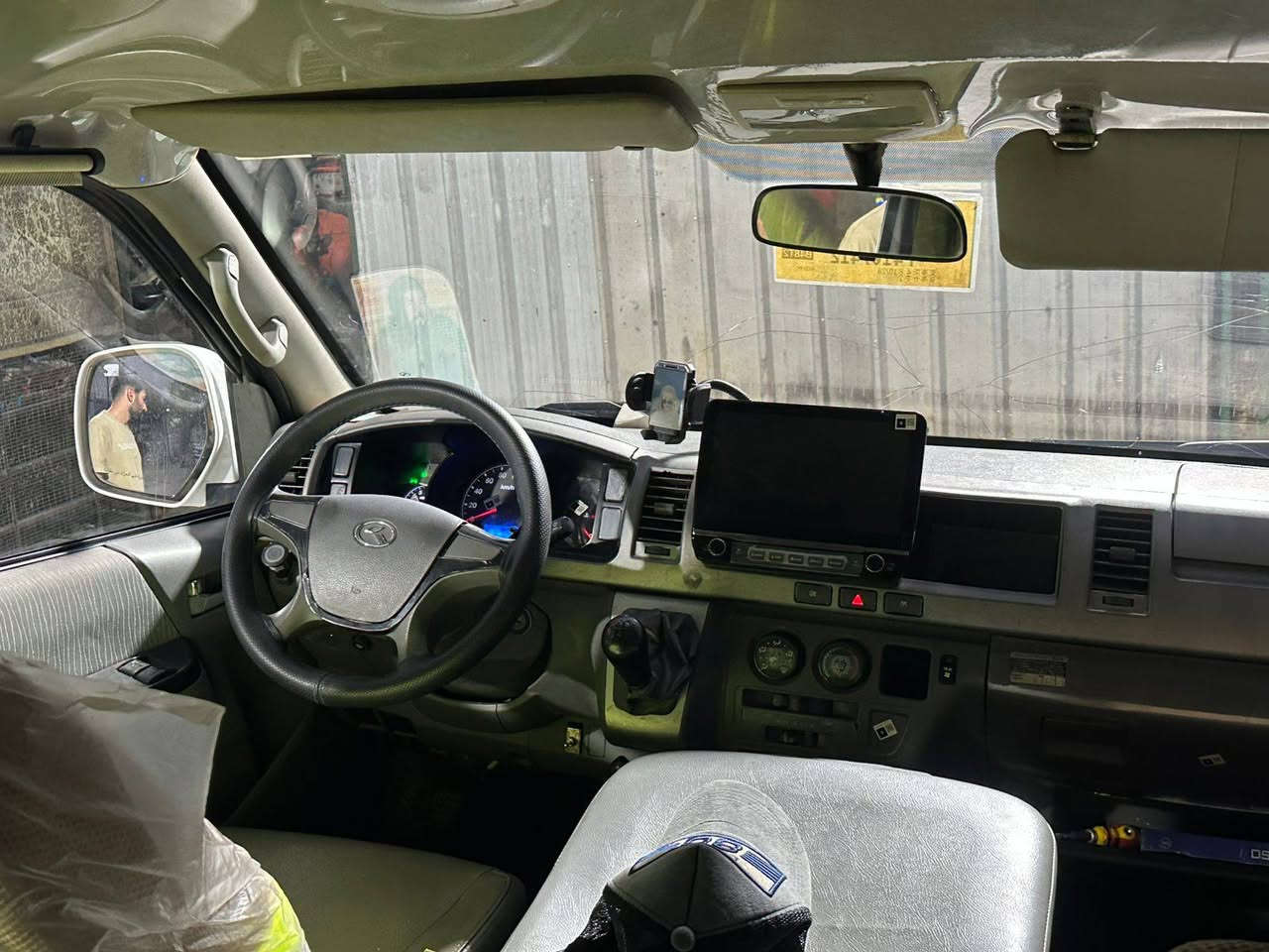 سلام عليكم 
كنك لونك للبيع موديل ٢٠٢٢ وارد كويت  مكينه ٢٧٠٠ كامله للاخير سيبايه درعين امامي وخلفي منضومة غاز دوشمه عام تدفئه تبريد  كفاله بدون صبغ بدون خياس بيها بارد قليل عارضها ب ١٧٥ وبيها مجال  ***********
