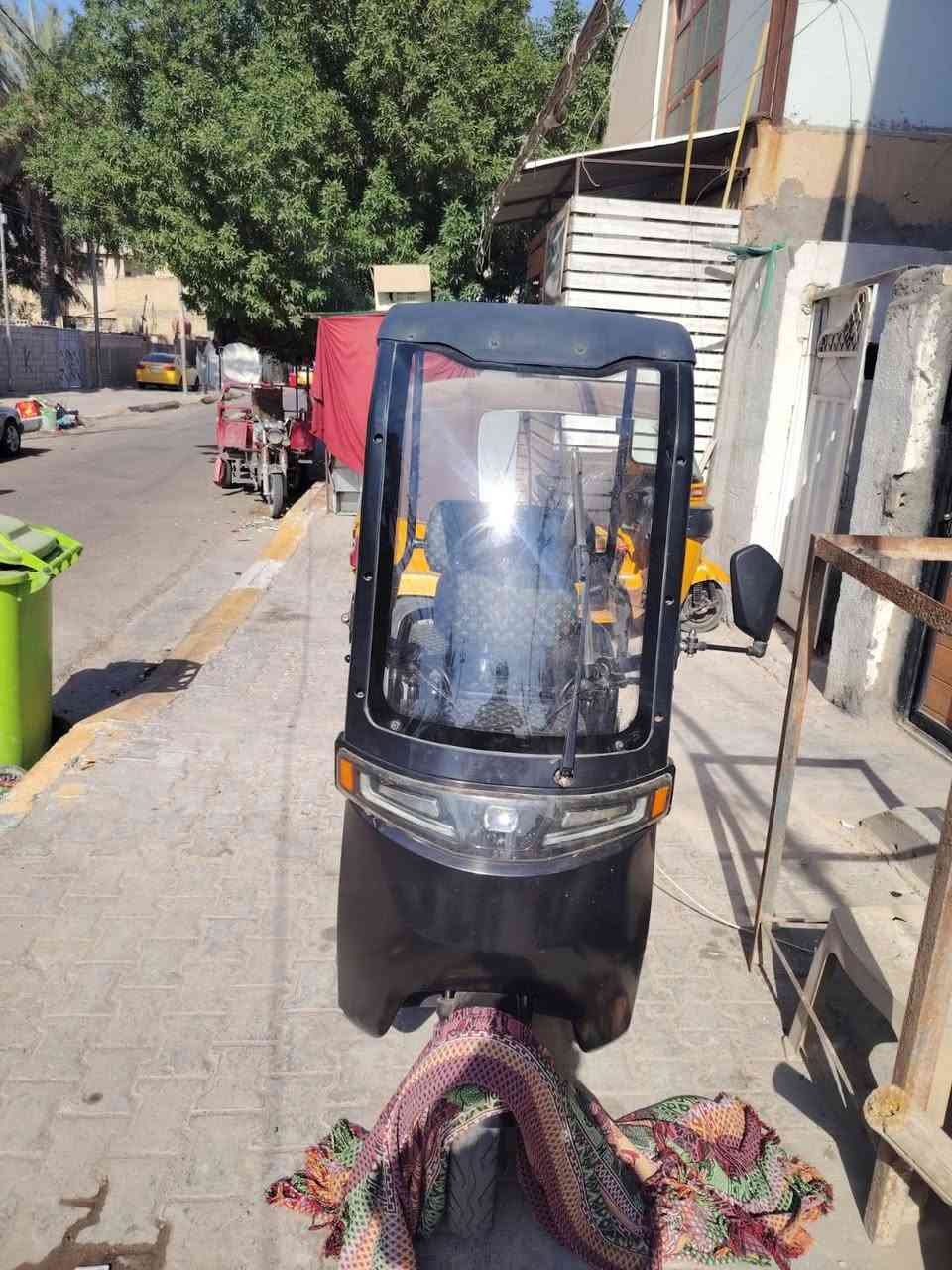 دراجه شحن للبيع كل نقص مابيه شغاله علا اخر حبايه سعر ٩٠٠ الف او بيه مجال اتصال علا الرقم *********** راعي الدراجه
