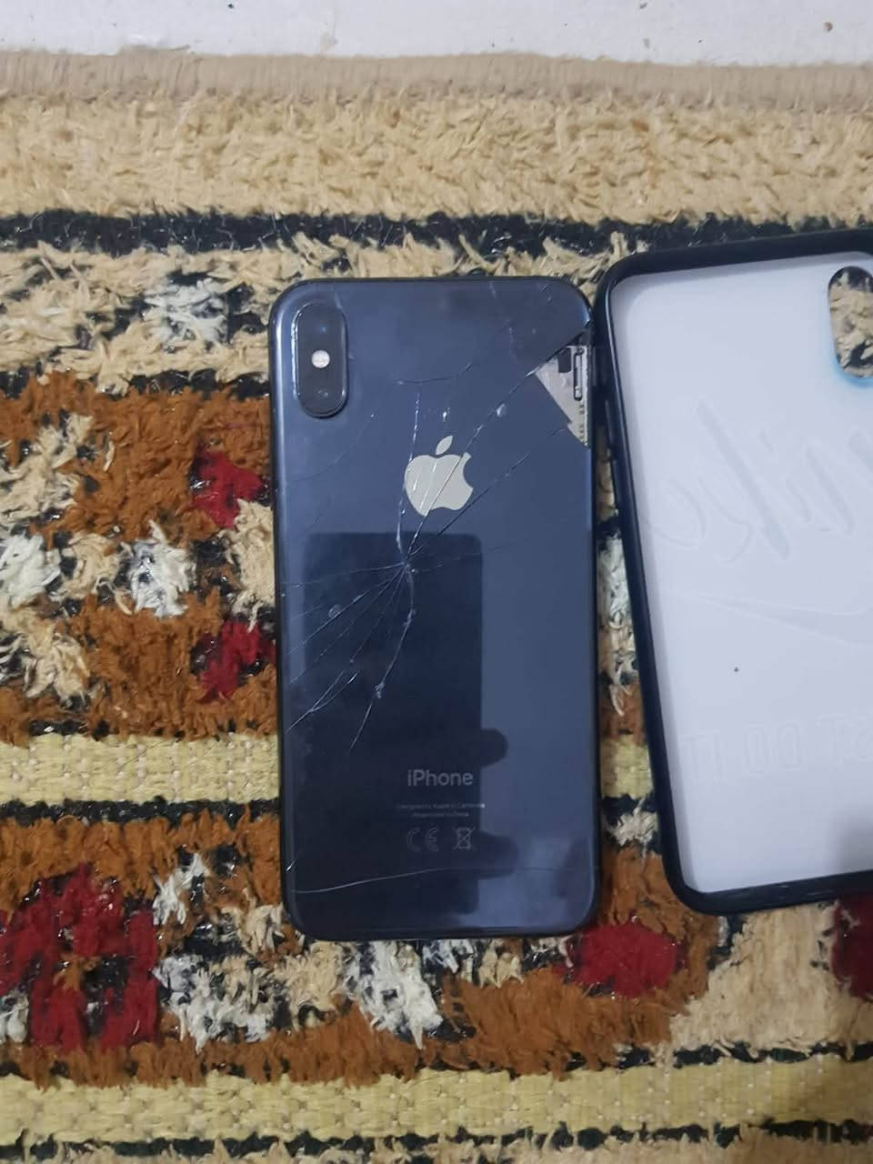 السلام عليكم عندي ايفون اكس جهاز نضيف بس الضهر مفطر الباقي كله شغال فيس ايدي كامرات الباقي كله شغال بطاريه 71  ذاكره 64 سعره ١٢٥ الف وبي مجال مكاني كربلاء حي الفارس شراي اتصل على هذا الرقم ***********
