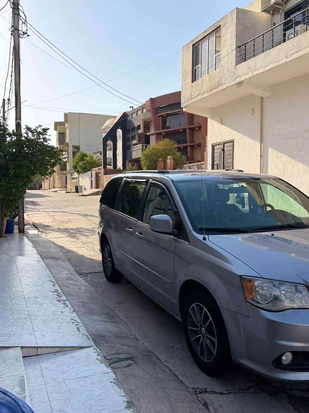 سلام عليكم…كوردى …عربي
دوج كرڤان موديل 2017 فول مواسه فات 
تبريد مركه زى
ده رگا كاره با سنوق كاره با
سه ياره كه شه غاله 
كوشن جلد كوشنى سايه ق كاره بايه 
هه ر6شه ش ..جامه كه ى كاره بايه 2جامى پيشه وه اوتويه
سى پارچه ى سبوغه دوو چاملغى دواوه له كه ل ده رگاى لاى سكن دواوه ..دوو ده رگاى لاى. سايه ق به بيلاد گوراوه 
مكينه شه ش پستون  حجمى مكينه 3600
گير وو مكينه به شه رت نكراوه ته وه 
118 هه زار روشته وه // ره قه م سليمانيه
شوين كه ركوك …نرخى 143 و مجالي تيايه
ژماره ى موبايل***********. /////. ***********

دوج كرفان موديل 2017 فول مواصفات 
تبريد ثلاث قطع سياحي
كشن السايق كهرباء
كشنات قلاب 
ابواب كهرباء جهتين ..جنطه كهرباء 
تشغيل عن بعد
تحكم ستيرن امامي و خلفي 
سته 6// جامات كهرباء
كشن جلد // تحكم بالابواب والصندوق بالسقف 
تبريد و تدفيئه منفصله يمين ويسار وكذلك الخلفي
داخل اسود مع بيجي 
تحكم بصرف الوقود Eco
وارد كندي حادثها باب السايق و خلف سايق بدلت بيلادي
اثنين جاملغ ورا صبغ و باب سكن السكة صبغ ..
يعني ثلاث قطعه صبع و اثنين بدلت بيلادي
تخم تاير حداديه جديدة تبريد مكينة گير خير من الله شغل و اطلع….//118 الف ماشي …سعر 143 و بي مجال 
رقم موبايل *********** /// *********** كركوك, العراق
