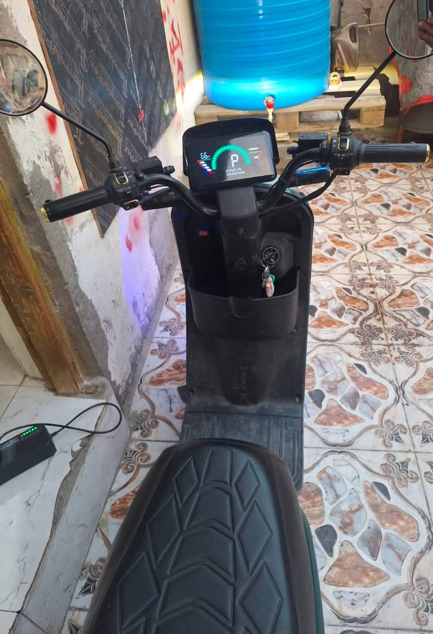 R7 • بطاريات جديدة • كاملة
