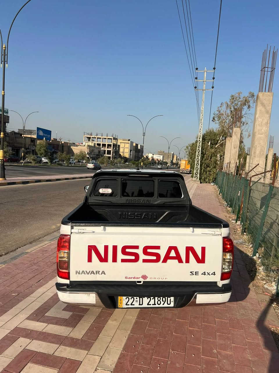 سلام عليكم نيسان نيفارا2022se.  فور ويل
السياره جديده مكفوله من اي صبغ او بارد والمحرك والتبريد جاهزات والبدي اجديد كما اموضح بالصور. (المواصفات ) 4*4فور ويل جامات كهرباء شاشه كاميرا خلفيه مانع تزحلق ABSخمس كشنات  كشنات اقماش مغلفات سياره رقم اربيل حمل السياره بسمي مكان السياره نجف للتواصل والاستفسار على الرقم ***********.
