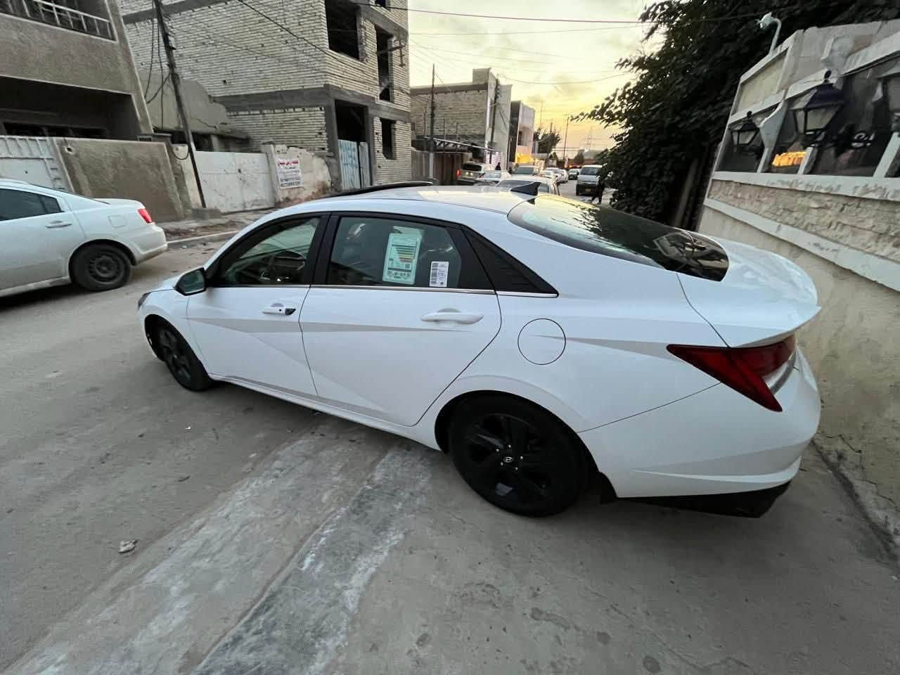 إلنترا هايبرد 2022 وارد امريكي ابيض
فول مواصفات Limited
-فتحة 
-شاشة متصلة 
- موديل: 2022
- رادارات تصادم امامي وخلفي 
- كاميرا خلفية
- حساسات أمامية وخلفية
- تشغيل عن بُعد
- دعم  CarPlay 
- مكيف أوتوماتيك
-مقاعد تبريد تدفئة
 - ماشيه 62 mi
(حادثة خفيف نص البنيد وربع الجاملغ) السعر 137 ورقه 
التواصل واتساب وخط ***********
