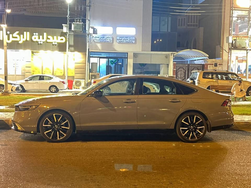 اكورد تورنك موديل ٢٠٢٤ هايبرد رقم انبار مكانها الفلوجه ضررها جانبي فقط السياره سعرها ١٩٠ وبيه مجال كلشي بيه على وضع الشركه 

***********
