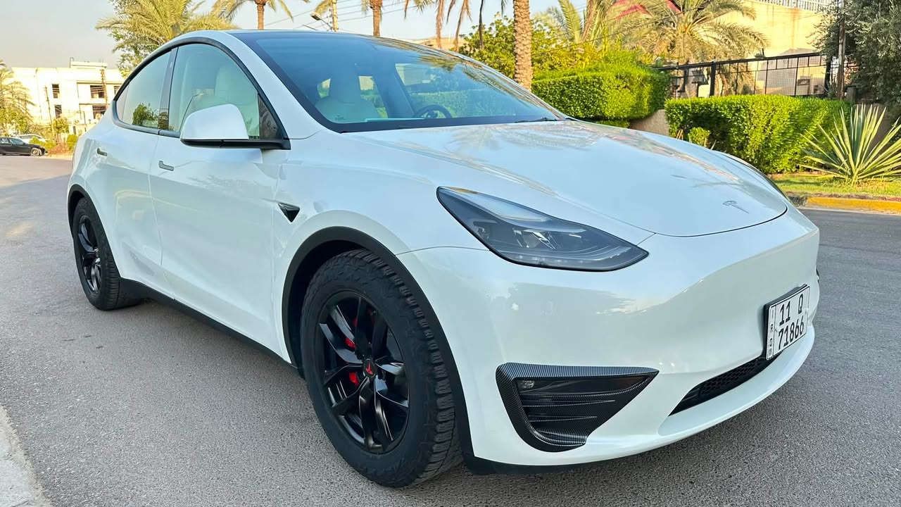 السلام عليكم
لعشاق الجديد والمميز

TESLA Y performance 2023

456 HP القدرة الحصانية :

اعلى مواصفات بالتسلا Y 

حادث موجود بالصور بابتين تبديل بلادي لون بدون ايرباك

( سيارة بدون صبغ )

مواصفات :
ماشية 31

دبل ماطور حجم كبير

اون لاين

مربوطه ع تطبيق الاحمر اخر تحديث

داخل ابيض

عليها اضافات كلش هواي

ويل كب 18 انج Off-road + اطارات Falken Wildpeak A/T

شاشة متحركة

اضافة شاشة سرعة + map 

بردة سقف متحركة

خارج كاربون فايبر

ارضيات حوضية YUNZI

وباقي مواصفات التسلا المعروفة

السيارة جديدة جداً وماتتقارن وي Y العادية

السعر 215 وسعرها اقل من سعر Y

مكاني بغداد حي الجامعة 

للاستفسار: ***********
