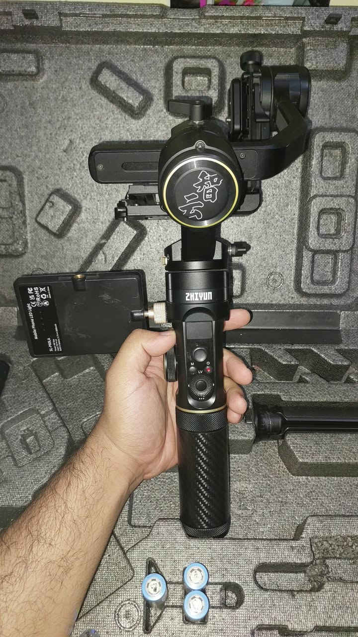 🎥 للبيع ZHIYUN CRANE 2S الاحترافي 🔥
كرين عملاق واحترافي، كامل ويا ملحقاته وجاهز للشغل والتصوير 👌
📦 المحتويات: • ZHIYUN CRANE 2S
• 3 بطاريات أصلية + 3 بطاريات احتياطية 🔋
• المجموع 6 بطاريات
• شاحن سريع ⚡
• بلاطة ريلز
• بلاطة فيديو + قاعدة فيديو
• إضاءة جانبية قابلة للسحب والشحن 💡
• عصا إضافية تطويلة
• قاعدة ثلاثية
• كيبل ربط وتحكم بالكاميرات Type-C 🔌
• الحقيبة 🎒
💪 مناسب للتصوير الاحترافي والسينمائي والكاميرات الثقيلة.
💰 السعر والتواصل: خاص
📱 واتساب: ***********
📍 المكان: الديوانية
🚫 لا يوجد توصيل
للجادين فقط، وكل الملحقات موضحة بالصور. 🔥
