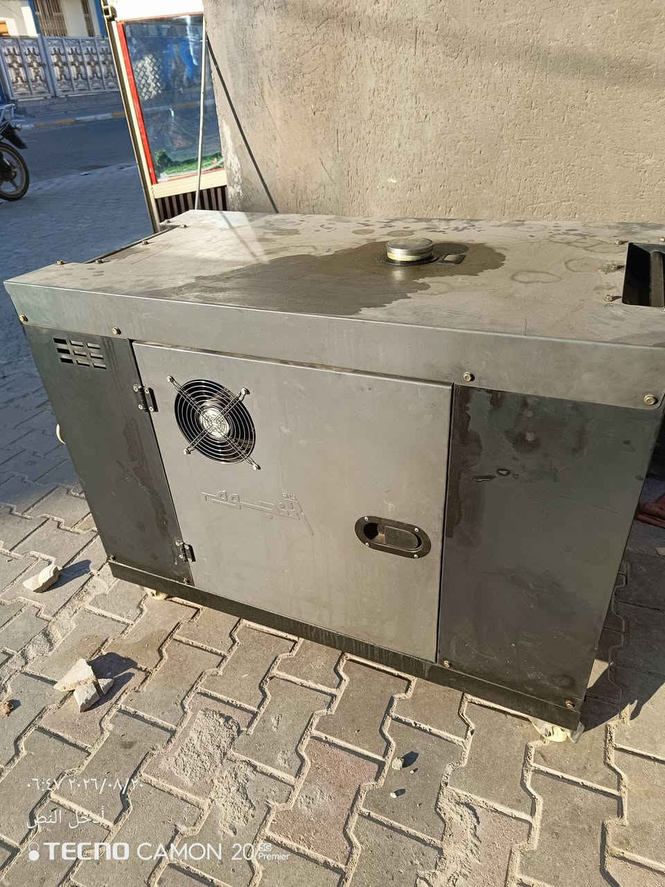 السلام عليكم
مولدة كابوته النجوم الأصلية ، تنطيك 30 امبير براحتها ، المولدة نظيفة جدا بس گايمه و تحتاج تصليح بسيط ،  طبعا ما ماخذها لأي مصلح ولا شايفة التصليح لحد الآن. 
انطي سعر بما يرضي الله وبالعافية عليك
رقمي واتساب :  ***********
