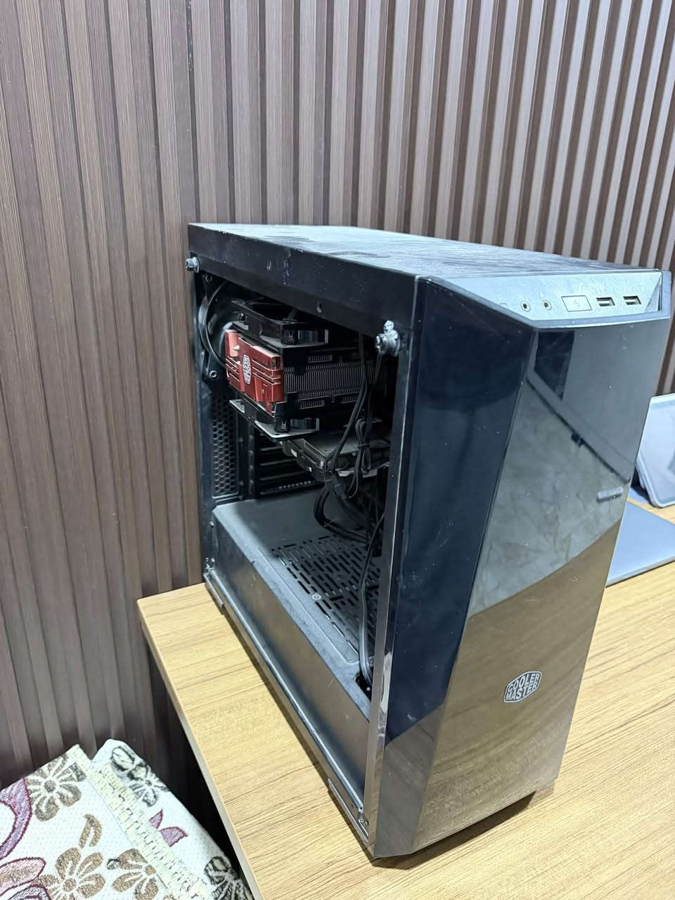 سلام عليكم شباب pc للبيع مواصفات
رايزن 5 
الكرت 1050ti 
الرام 8 gb 
التخزين ssd 480 
وHdd 512 
مشكلة الpc فقط الجام مال كيس مسكور الجهاز شغال بدون اي عيب 
السعر نهائي 300$
*********** التواصل
