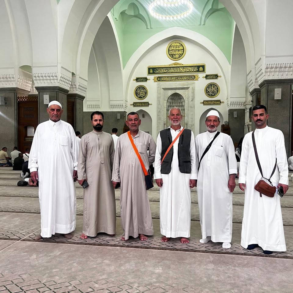 في رحاب الحبيب المصطفى ﷺ... لحظات إيمانية لا تُنسى! 🕌✨
​من أرض طيبة الطيبة ومن جوار الروضة الشريفة والمزارات المباركة، صور معتمرينا الأكارم تعكس أجواء الخشوع والطمأنينة التي نعتز بتقديمها. في شركة سماء المدائن، خدمتكم شرف، وراحتكم طوال الرحلة هي غايتنا الأولى دائماً.
​✨ فرصة جديدة لزيارة الديار المقدسة بانتظاركم! ✨
​احجز مقعدك الآن في رحلتنا القادمة وكن جزءاً من هذه الأجواء المباركة:
​تاريخ الانطلاق: 5 / 9 / 2026
​السعر: 750,000 دينار عراقي فقط!
​المميزات: طيران شامل لجميع الخدمات (تأشيرة، سكن، نقل، وإرشاد).
​📍 العنوان: بغداد - المدائن - الوردية
📞 للحجز والاستفسار: *********** | ***********
