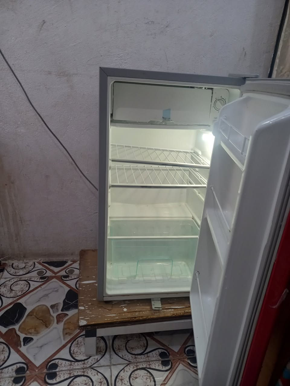 السلام عليكم كنتور ابو ٣السعر ١٠٠الف اضافه الى شلاجه صغيره السعر ٧٥الف الاتصال على الرقم***********
