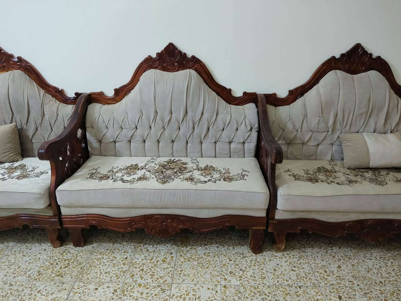 السلام عليكم تخم للبيع سعر 575 بمجال العنوان بهرس حي الشرطه*********** اللي يحب يتواصل ويانا على هذا الرقم
