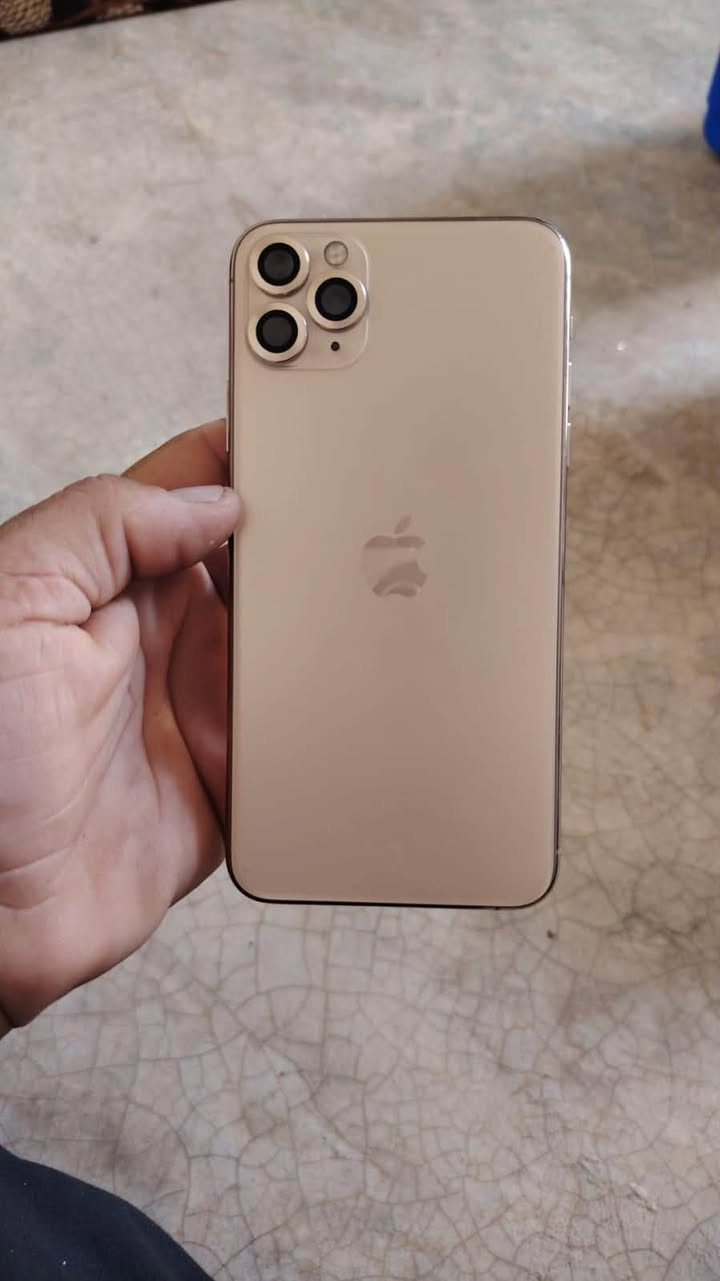 ‏سلام عليكم ‏موبايل iPhone 11 Pro Max بطارية 76.    *********** كامل لا تبدل البطارية ولا￼ السعر 450 وفي مجال
