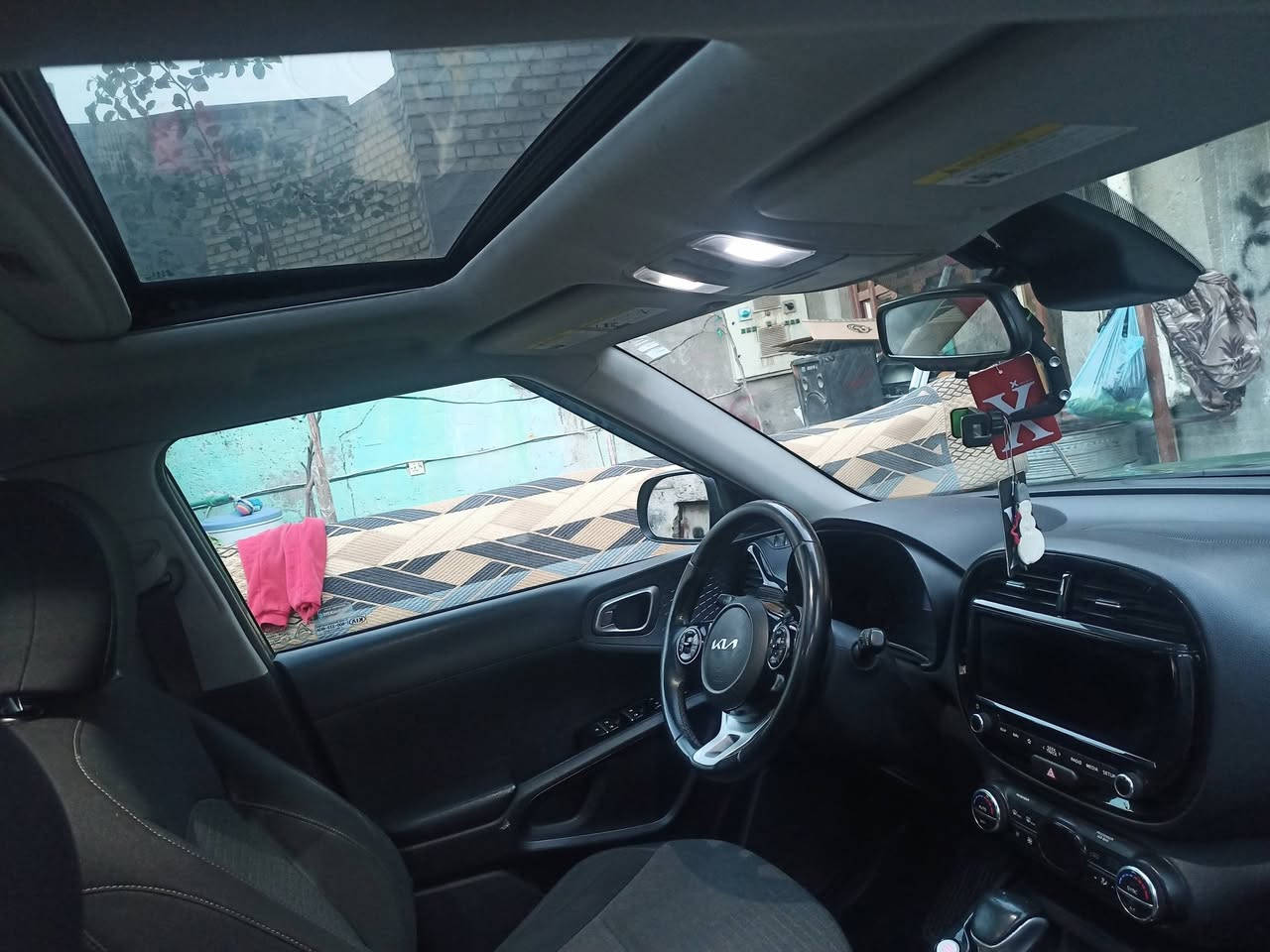 السلام عليكم كيا سول موديل 21 فول الحادث شاملق وبنيد بدون دواخل سعر 145 رقم بغداد انجليزي باسمي 📞***********
