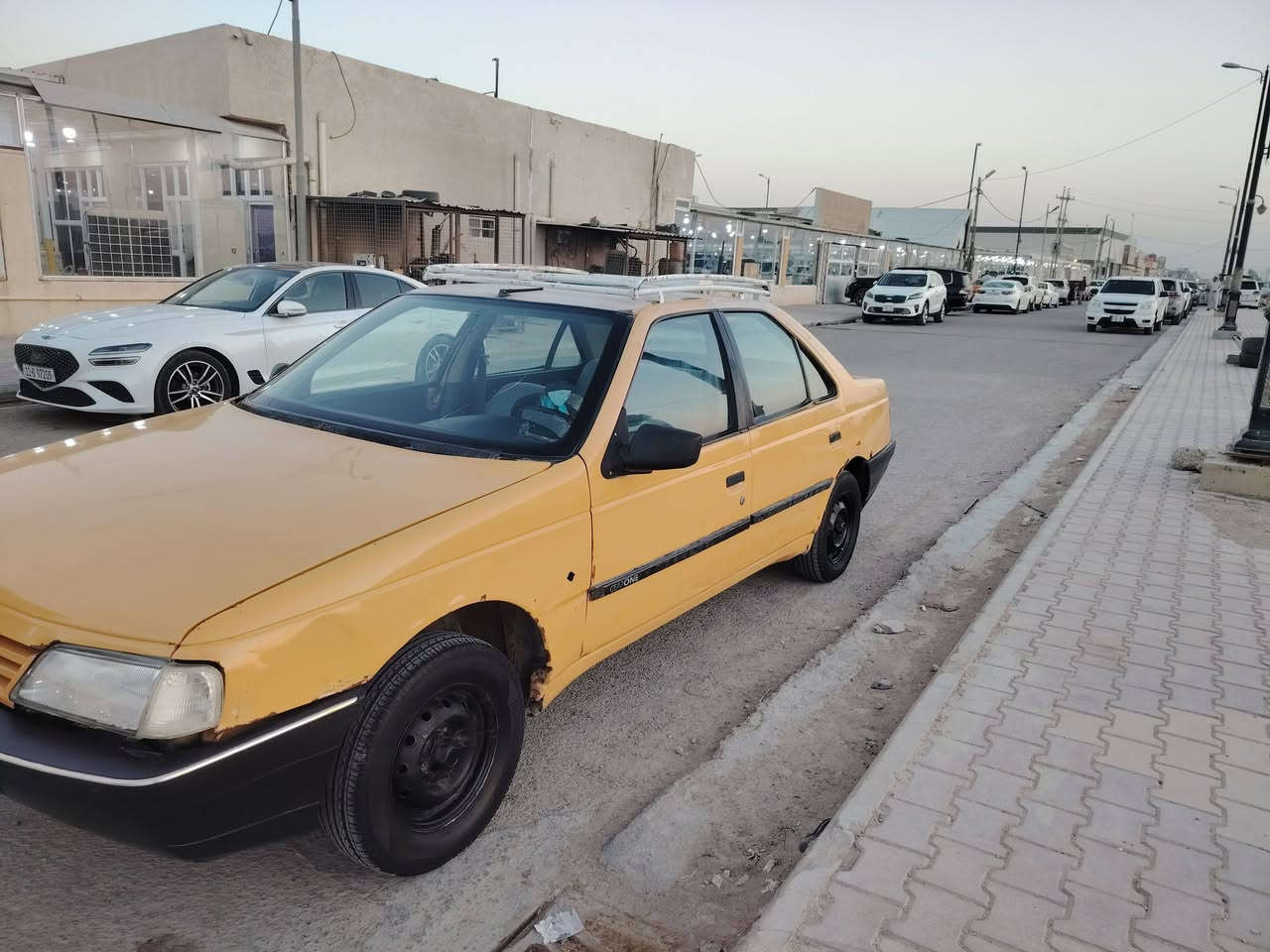 ابو سنوية. متوفي  مديل 2011مكان سيارة 🚗.كوت واسط محرك. وكير وحدادية خير من الله تخم تايرات جديد سعر 12 وبيهة. مجال حك. جية  سنوية. نافذه بل 2019 ماداخله خط وبحث ابد ولحد يكسر بحلال ناس *********** سيارة بلادية. كلهة.
