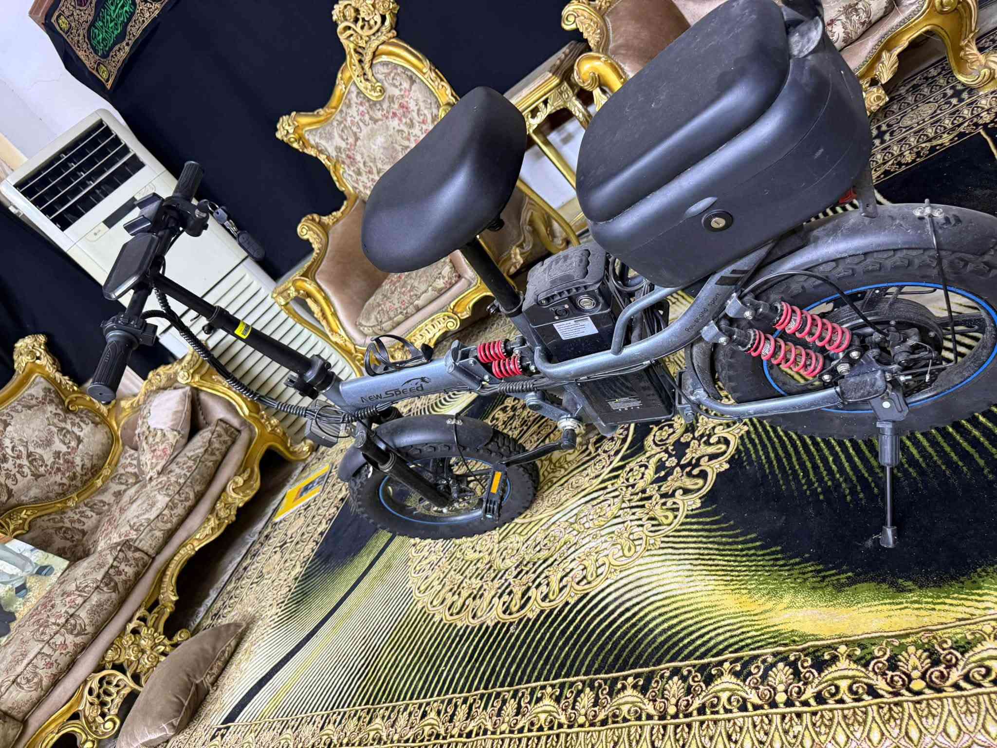 سلام عليكم سكوتر شحن + بايدر إصدار 2025
بعده بترابه جديد مأخذه من آلسعوديه يتحمل وزن 200 كيلو يحتوي على 7 حساسات وتثبيت سرعه ويحتوي 
على 9 دبلات 4 خلفي و 2 جوه الكشن و 2 اماميات 
ويا الشاحنه ويا نسختين مال سويج وبصمه و كارت 
التواصل واتساب  العنوان بغداد الكاضميه 
*********** السعر 500 دولار وبي مجال

