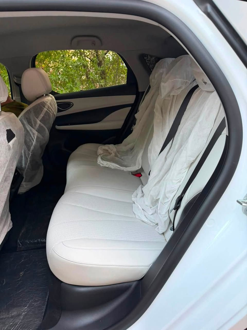 BYD سيل فايف

ماشيه 8 الف الكلي سياره ع وضع الشركة 

مكفوله كفاله عامله 

معروفه مواصفات سيل 5 

استفسار اتصال ***********
