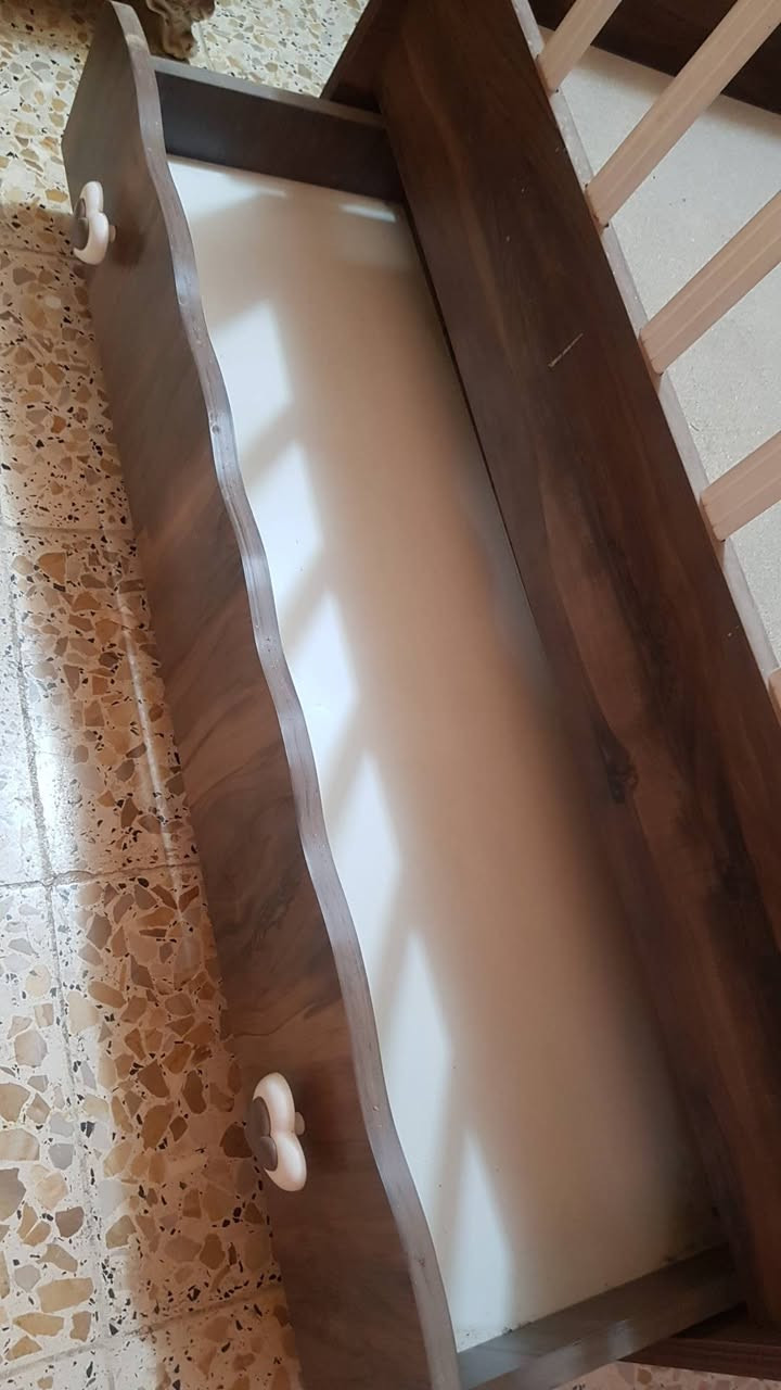 جربايه طفل جديد. نضيف جدا مستعمل اسبوع فقط مابيه اي خدوش او ضربات
بسعر 75 الف 
*********** واتس اب
