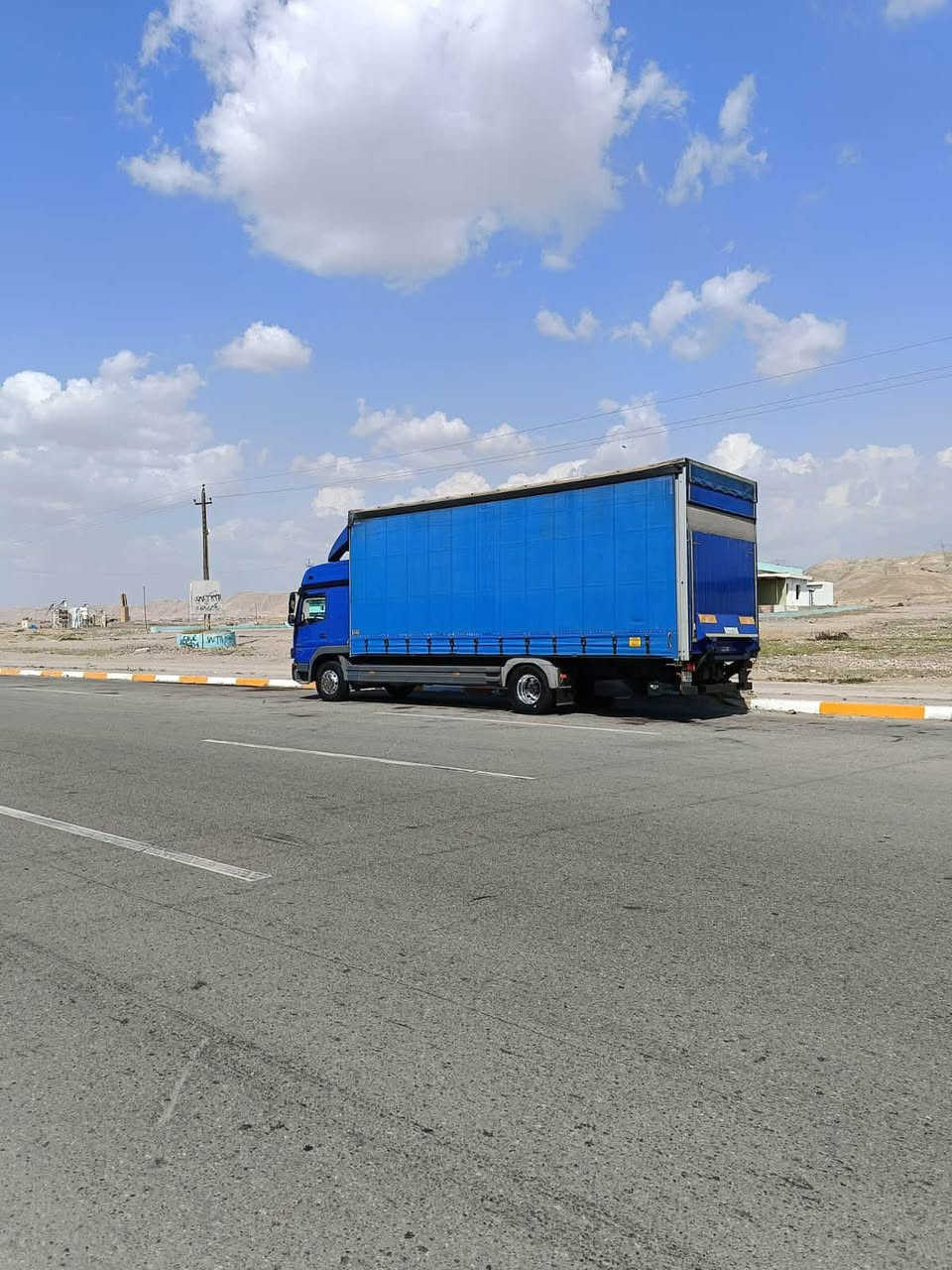 اتيكو ٢٠١٤ رقم سليمانيه حجم ٢٤ سياره مكفوله كفاله عامه ماشيه ٢٦٢الف سياره جديده وبلعافيه عل ياخذه مكانه بغداد ***********
