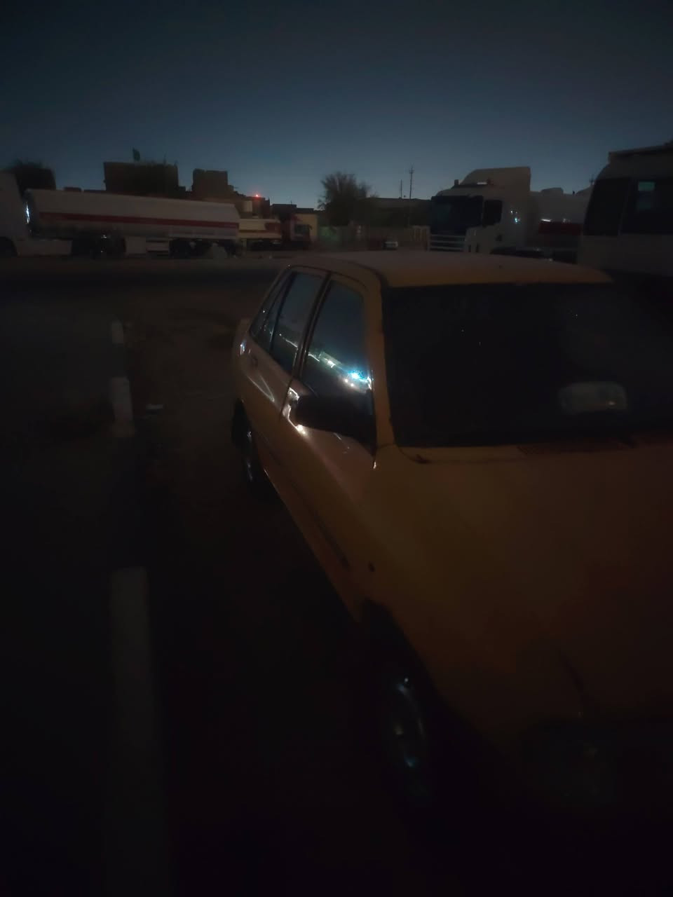 سلام عليكم سايبه للبيع سعره ١٥ موديل ٢٠١٢ سياره كامله كير مكينه خير من الله تبريد شغال حداده كامله سياره كامله *********** الزبير
