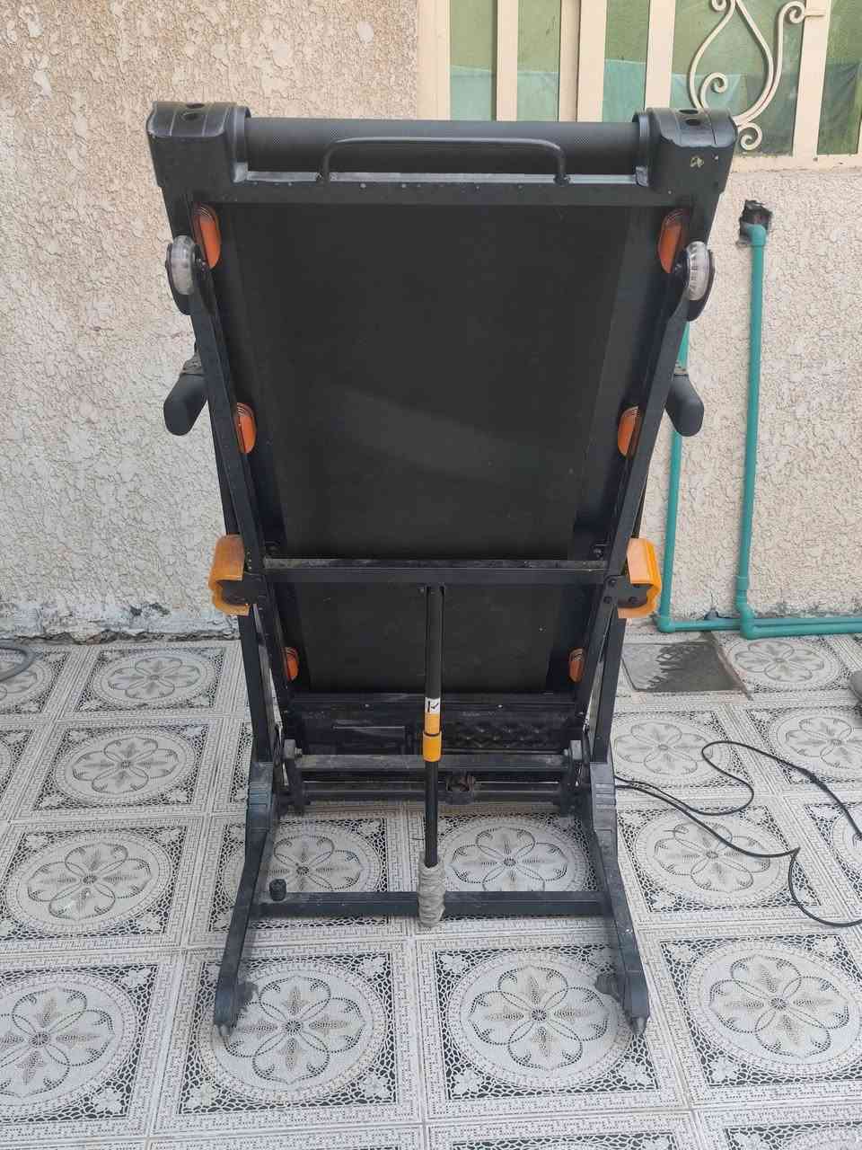 للبيع جهاز أوربتراك (Elliptical Trainer) 🏃🏻‍♀️🔥
جهاز رياضي منزلي بحالة جيدة، مناسب لتمارين الكارديو وحرق السعرات وتحريك الجسم كاملًا.

✅ يعمل بشكل جيد
✅ شاشة لعرض بيانات التمرين
✅ مناسب للاستخدام المنزلي
✅ تصميم قوي ومريح

💰 السعر: 250,000 الف وبي مجال 
📍 الموقع: ديالى بعقوبة التحرير 
📞 للاستفسار:  التواصل على الرقم هذا *********** واتساب
