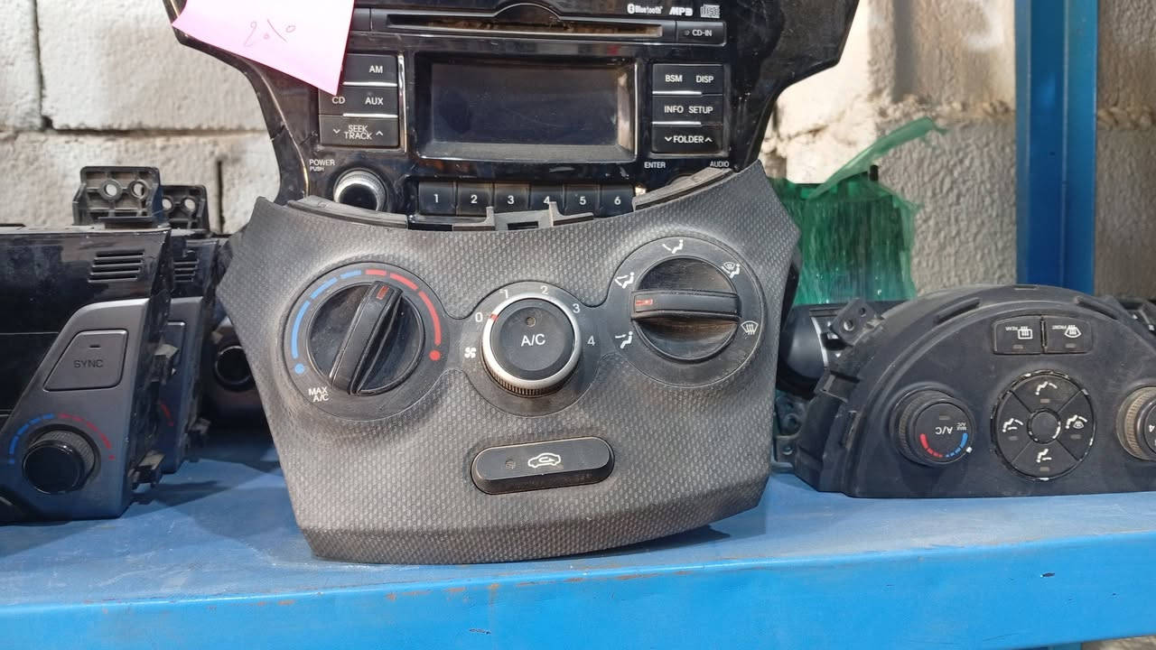 سوناتا مضلع.ازيرا مضلع.النترا 20.ريو .كرنفال. سنتافيه سورنتو النترا مضلع.اكسنت .فورتي .
توفرت لدينا مجموعة مميزة من قطع الغيار الاصلية
وبحالة ممتازة
جودة عالية وقطع غيار مفحوصة واسعارنا مناسبة
لايتات كافة الموديلات
بك لايت كافة الموديلات
مرايات كافة الموديلات
والكمية محدودة جداً
للطلب والحجز والاستفسار
واتساب ***********
نعتذر عن الرد داخل المنشور
اتصل وتدلل بغداد الدولعي ركن شارع المعارض سنتر الكوري

سوناتا مضلع.ازيرا مضلع.النترا 20.ريو .كرنفال. سنتافيه سورنتو النترا مضلع.اكسنت .فورتي . 
توفرت لدينا مجموعة مميزة من قطع الغيار الاصلية
وبحالة ممتازة
جودة عالية وقطع غيار مفحوصة واسعارنا مناسبة
لايتات كافة الموديلات
بك لايت كافة الموديلات
مرايات كافة الموديلات
والكمية محدودة جداً
للطلب والحجز والاستفسار
واتساب ***********
نعتذر عن الرد داخل المنشور
اتصل وتدلل بغداد الدولعي ركن شارع المعارض سنتر الكوري
