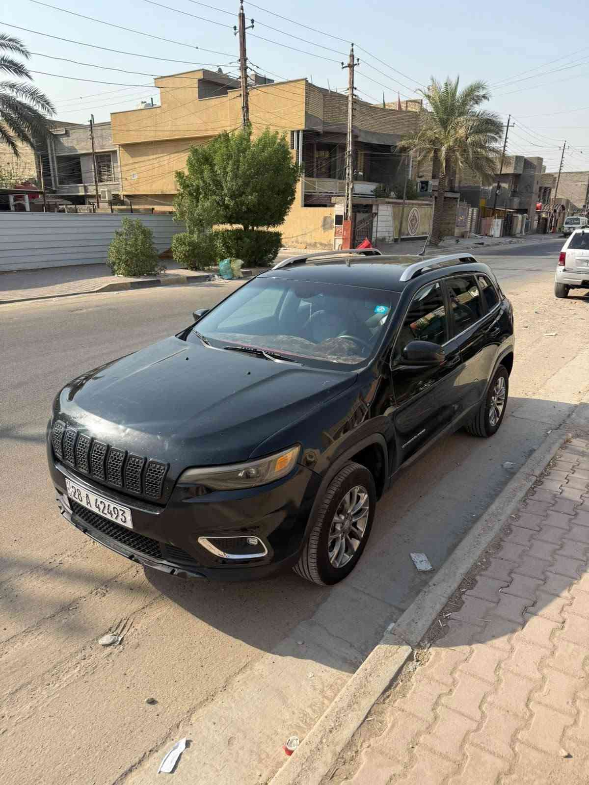 السلام عليكم جيب بزون 2019 فئة المتد فول لل أخير عدا الفتحهةحادثها بنيد سطحي وشادلها بنيد أصلي نفس اللون  محرم 6سلندر المرغوب ماشيه 65 حقيقي مكفوله عدا حادثها كفاله عامل من ضربه وصبغ محرك وكير وصدر وتبريد بلادي شركه وجدد تخم تاير جديد رقم ذي قار مشروع وطني بسمي سنويه 2031 سياره جديده وعلى أيدي عليها ادامه عامه ومناقصها أي شي مكانها بغداد سعرها 135 وبيها مجال 
رقمي ***********
