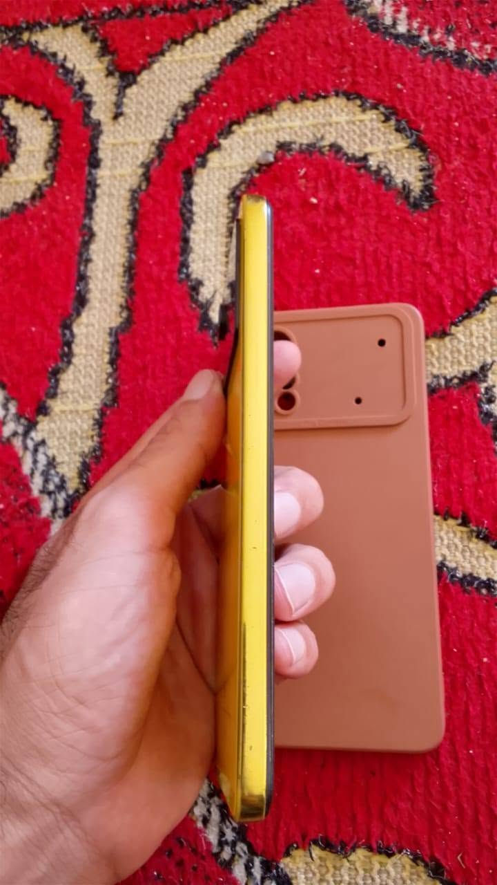 السلام عليكم جاهز للبيع
بوكو اكس فور بروو كفاله ما داخل صيانه نهائيا فقط طخه بضهر مثل ما موضح بل صوره مواصفاته معروفه 60 فريم ببجي 
سعر 200 وبي مجال لعنوان ديوانيه طريق سنيه حي العامل لتواصل متواجد فيس واتساب ***********
